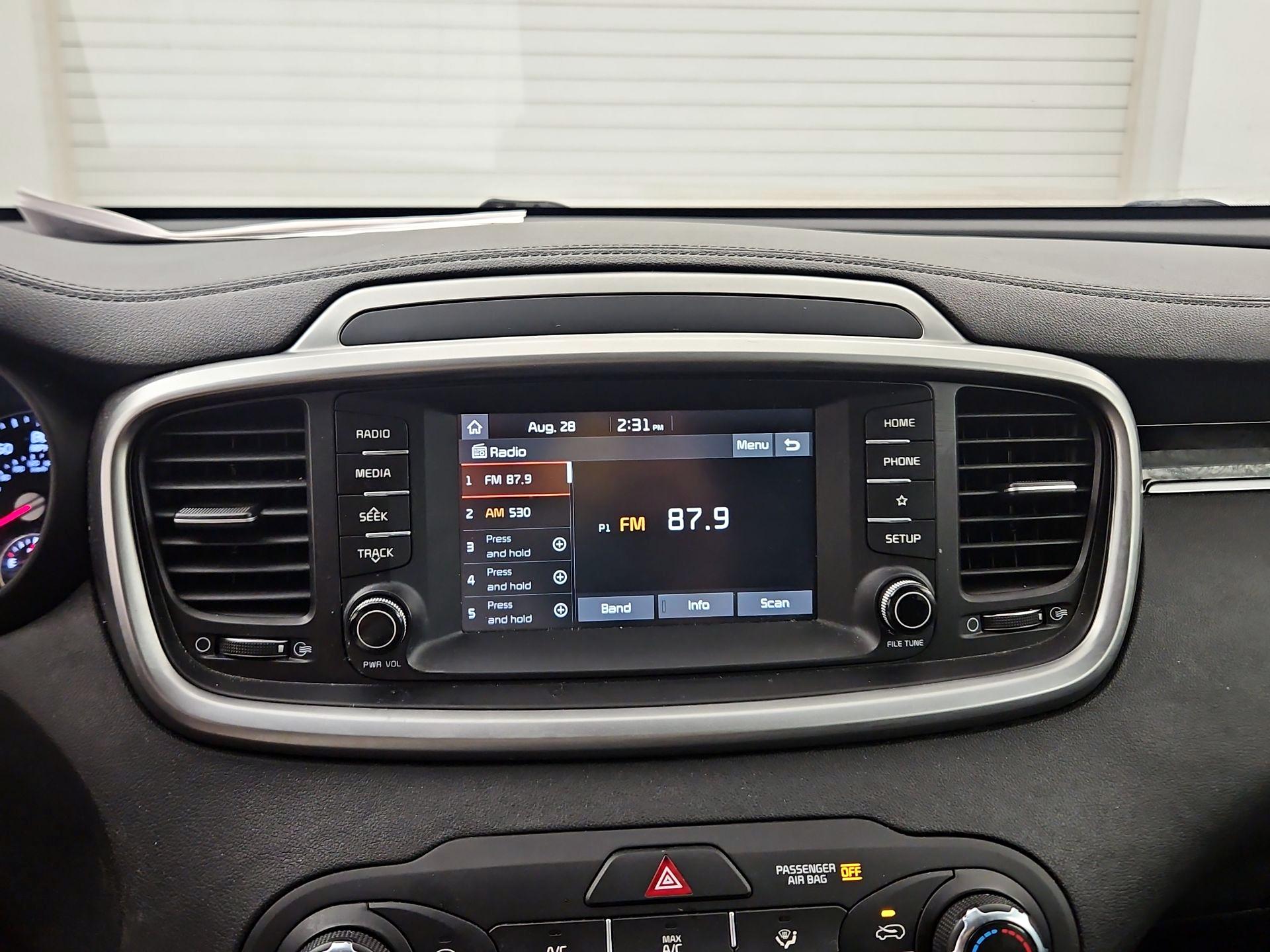 Thumbnail: 2019 Kia Sorento - 15