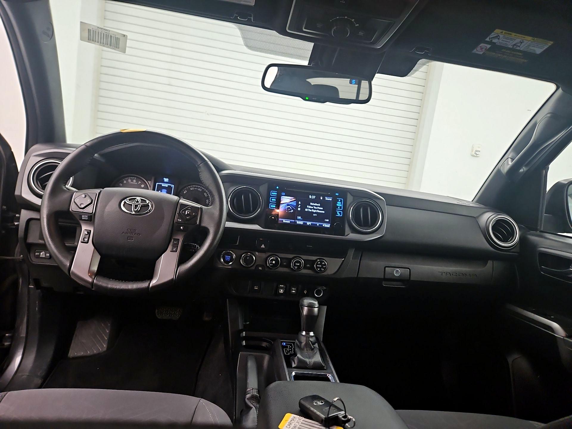 Thumbnail: 2018 Toyota Tacoma - 9