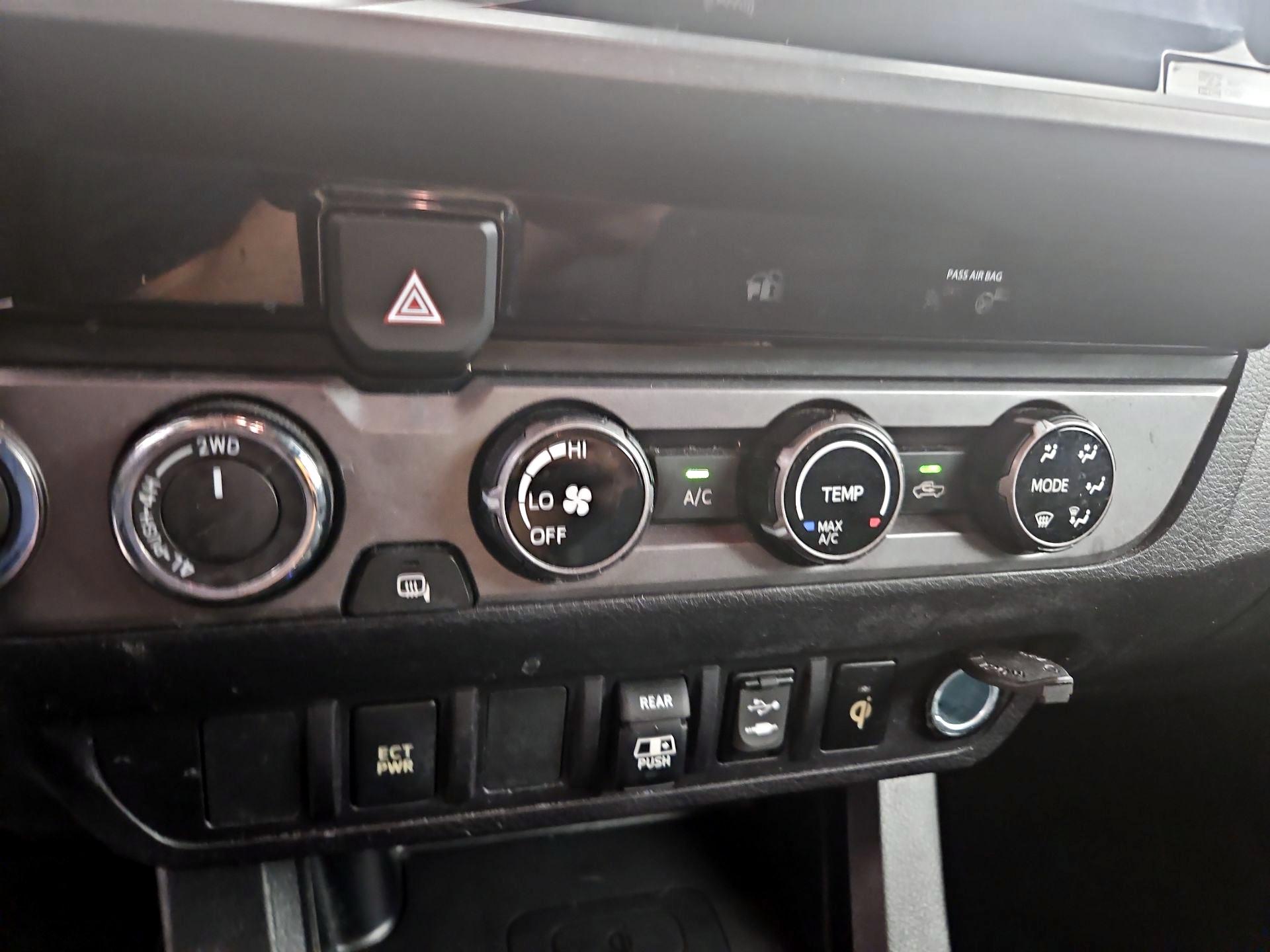 Thumbnail: 2018 Toyota Tacoma - 15