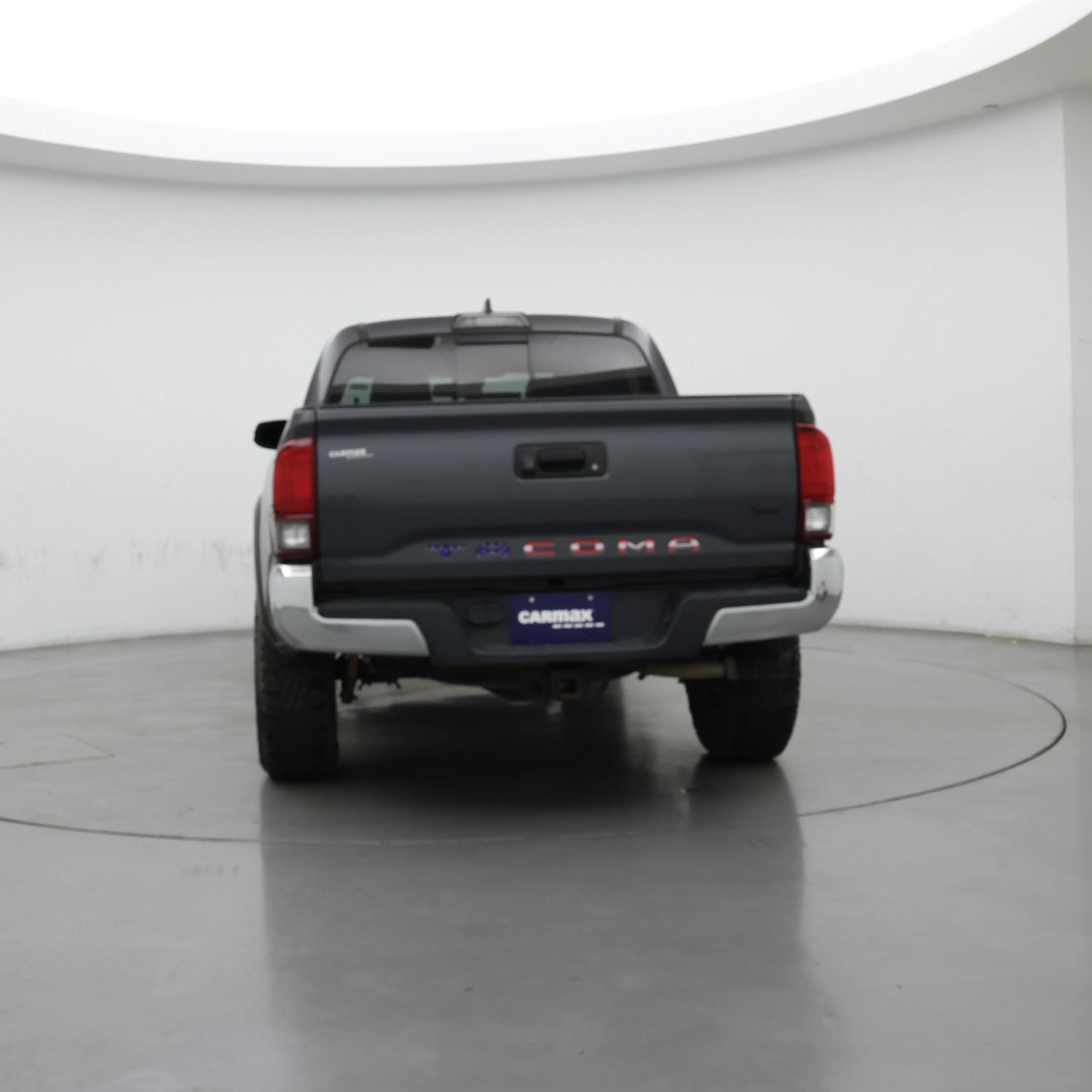 Thumbnail: 2018 Toyota Tacoma - 6