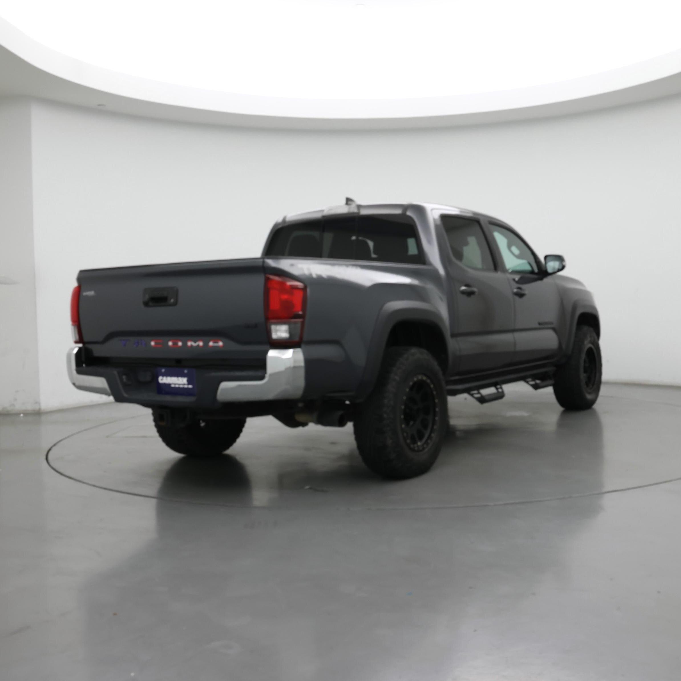 Thumbnail: 2018 Toyota Tacoma - 8