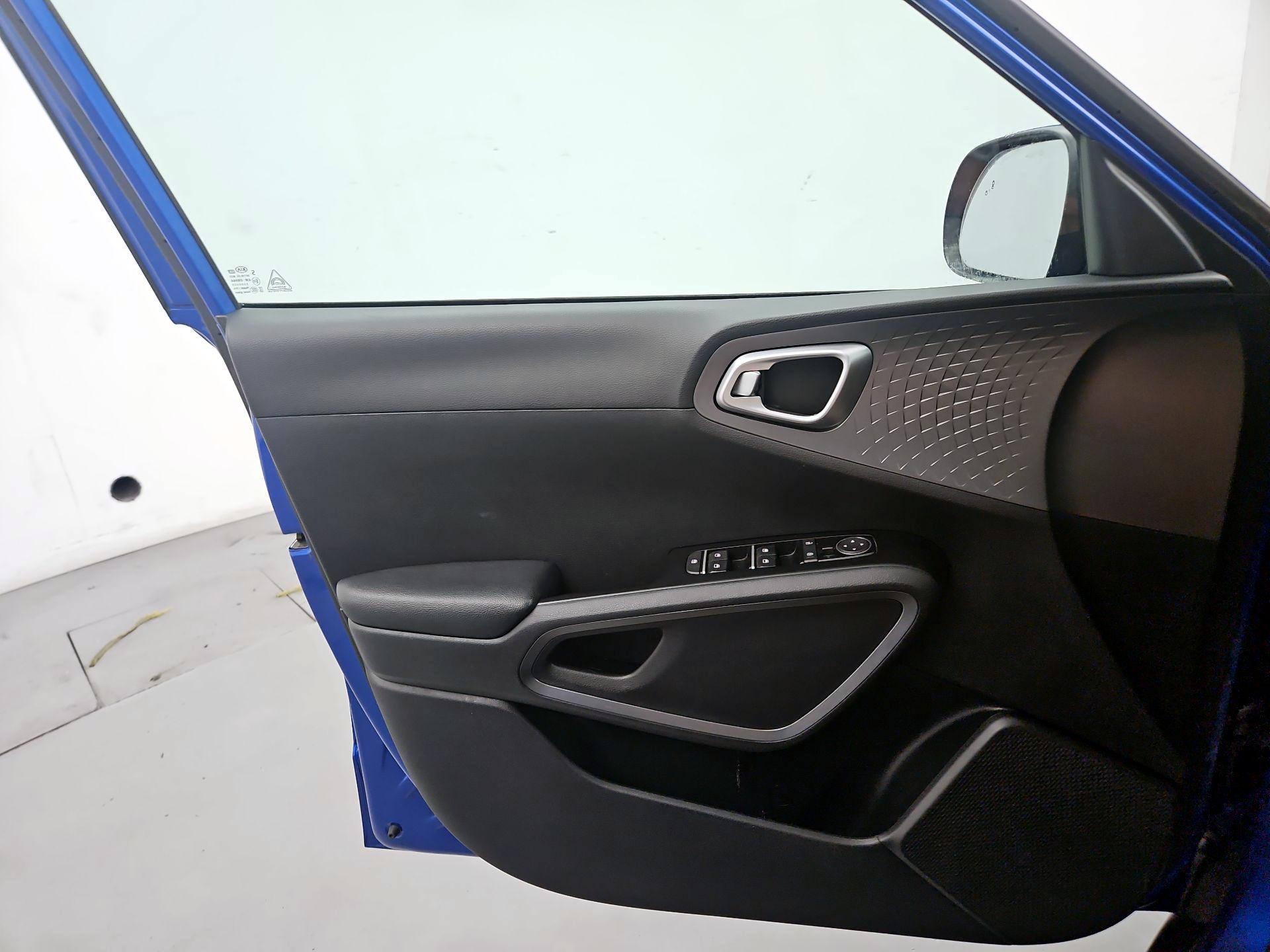 Thumbnail: 2020 Kia Soul - 12