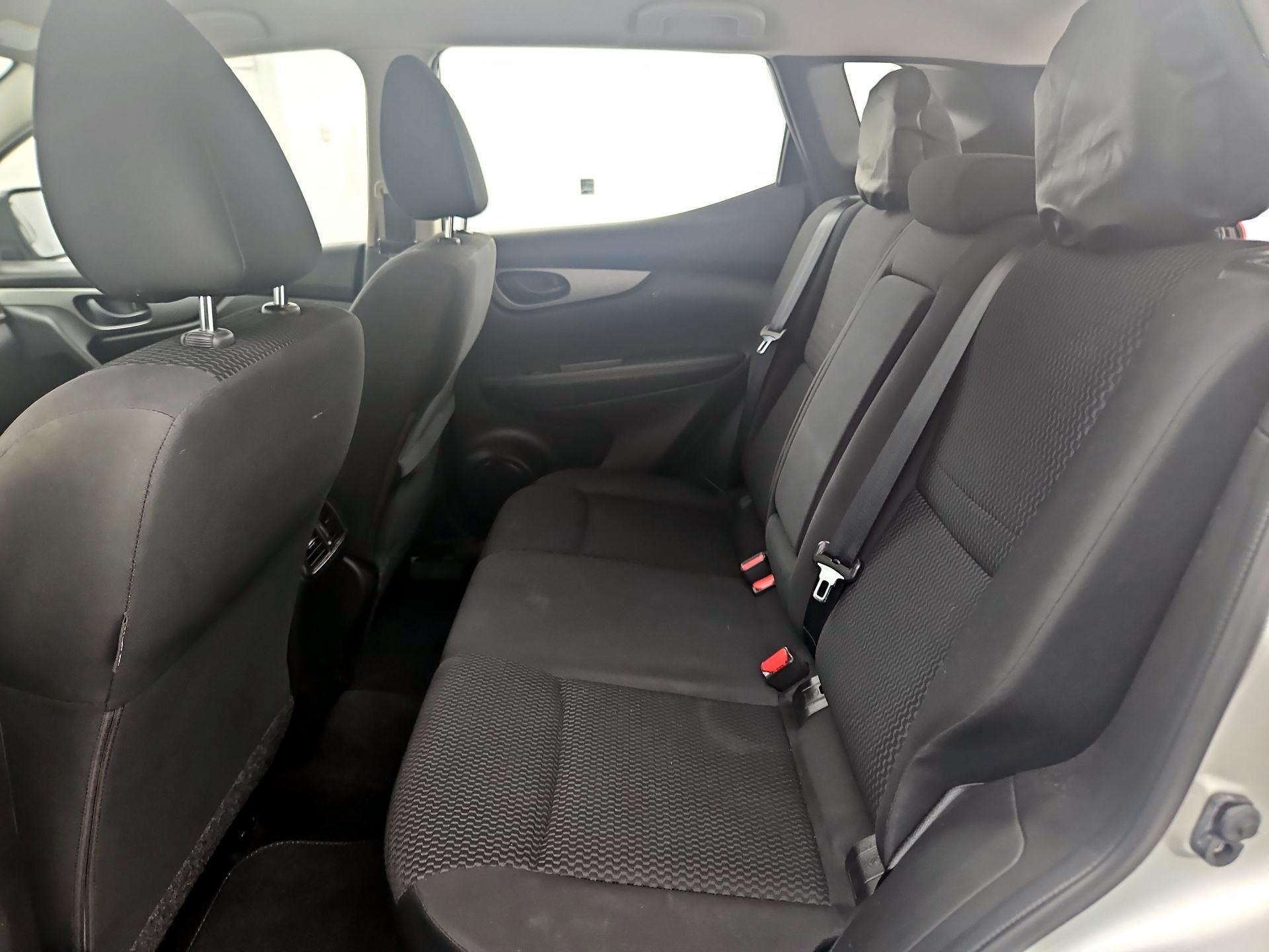 Thumbnail: 2017 Nissan Rogue Sport - 18