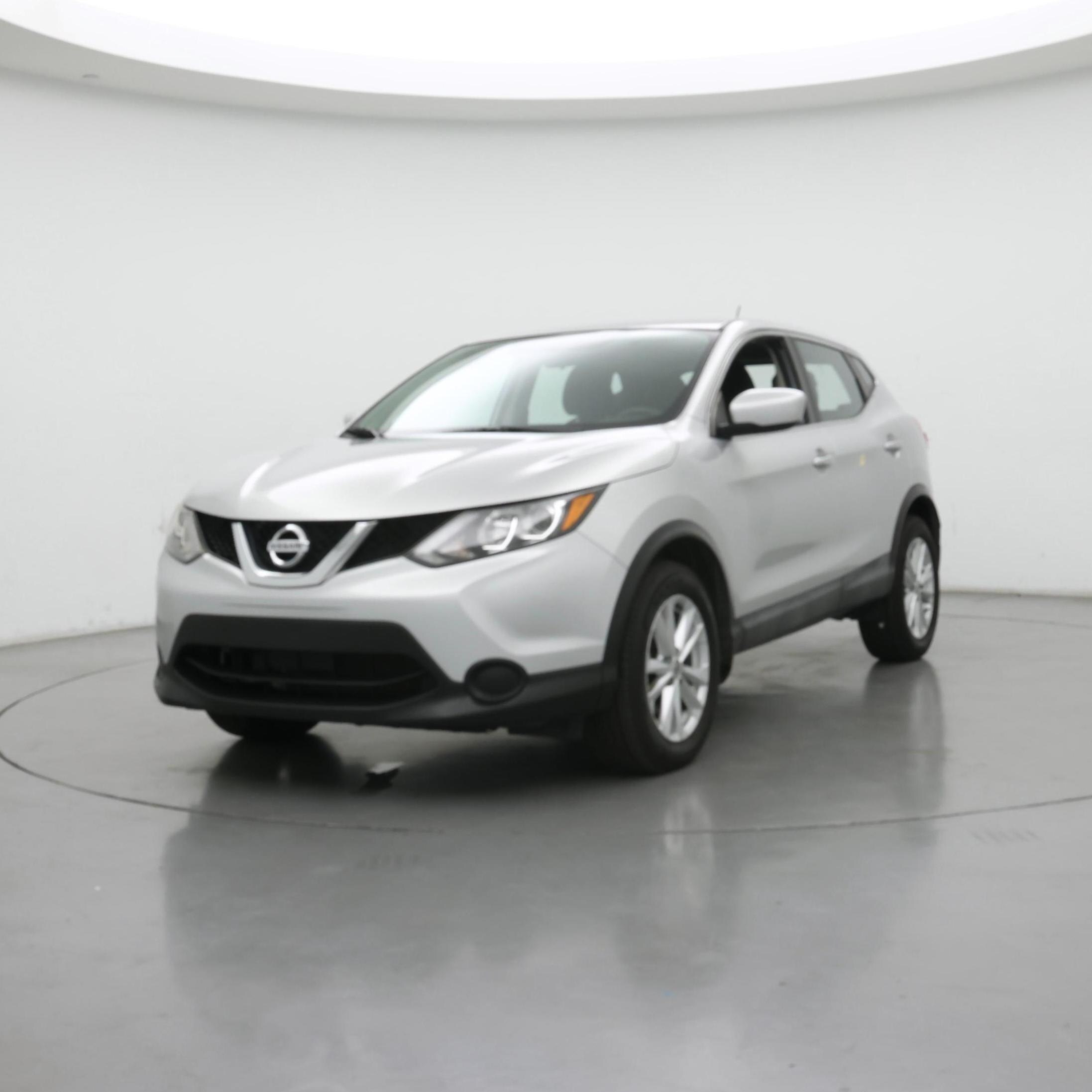 Thumbnail: 2017 Nissan Rogue Sport - 4