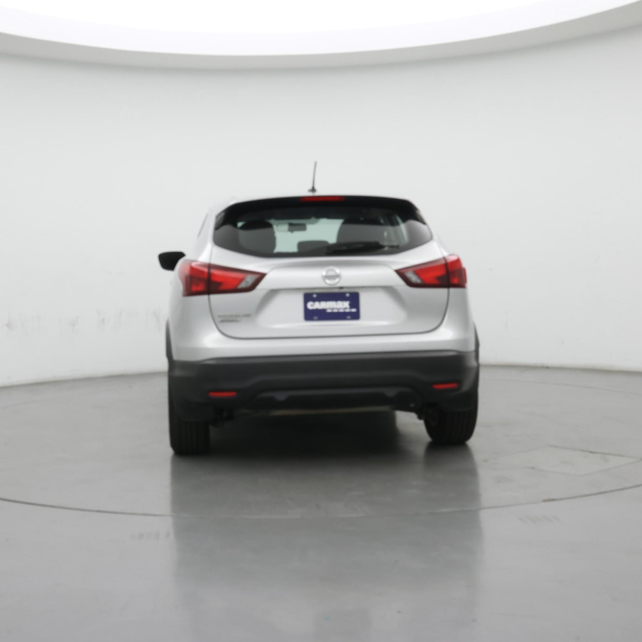Thumbnail: 2017 Nissan Rogue Sport - 6