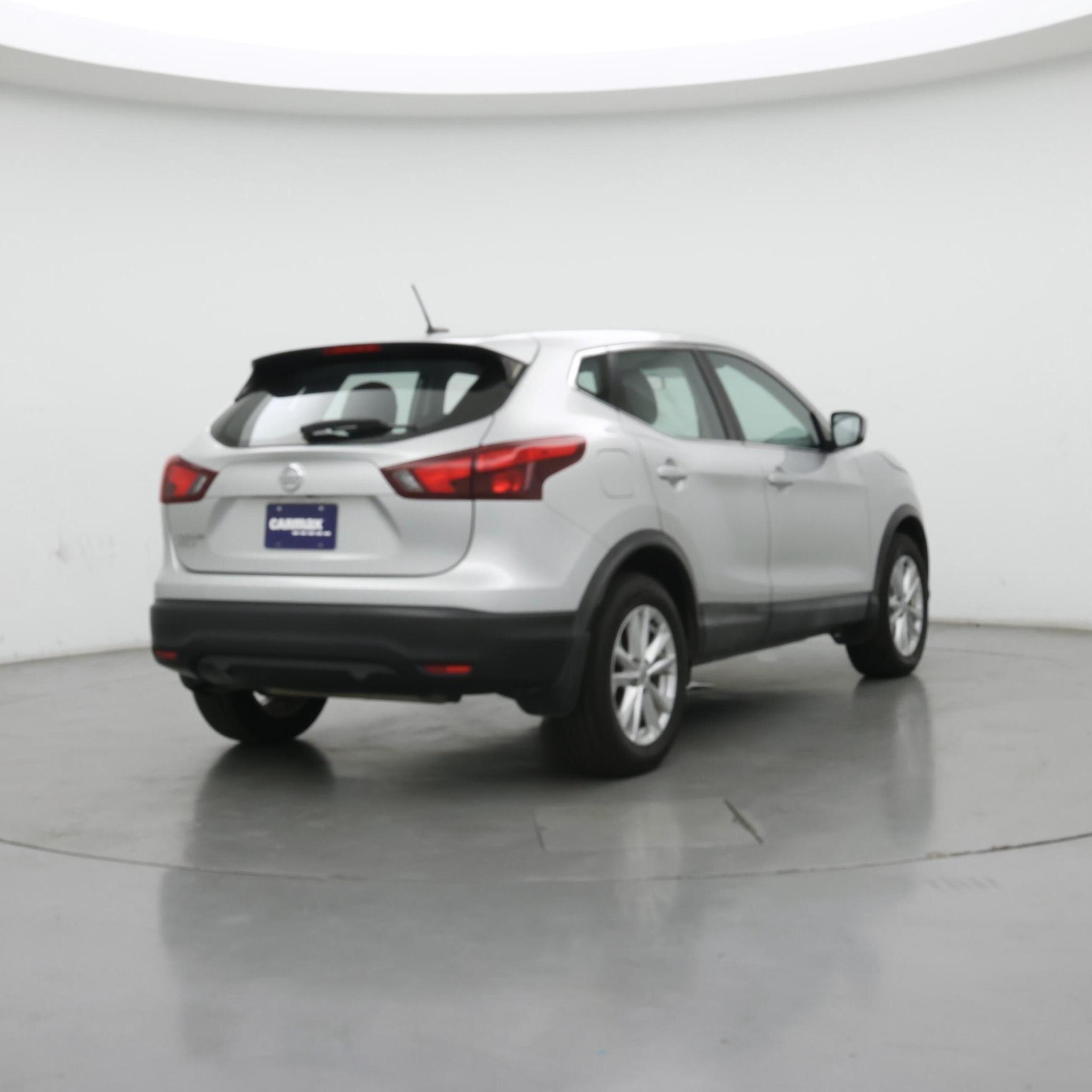 Thumbnail: 2017 Nissan Rogue Sport - 8