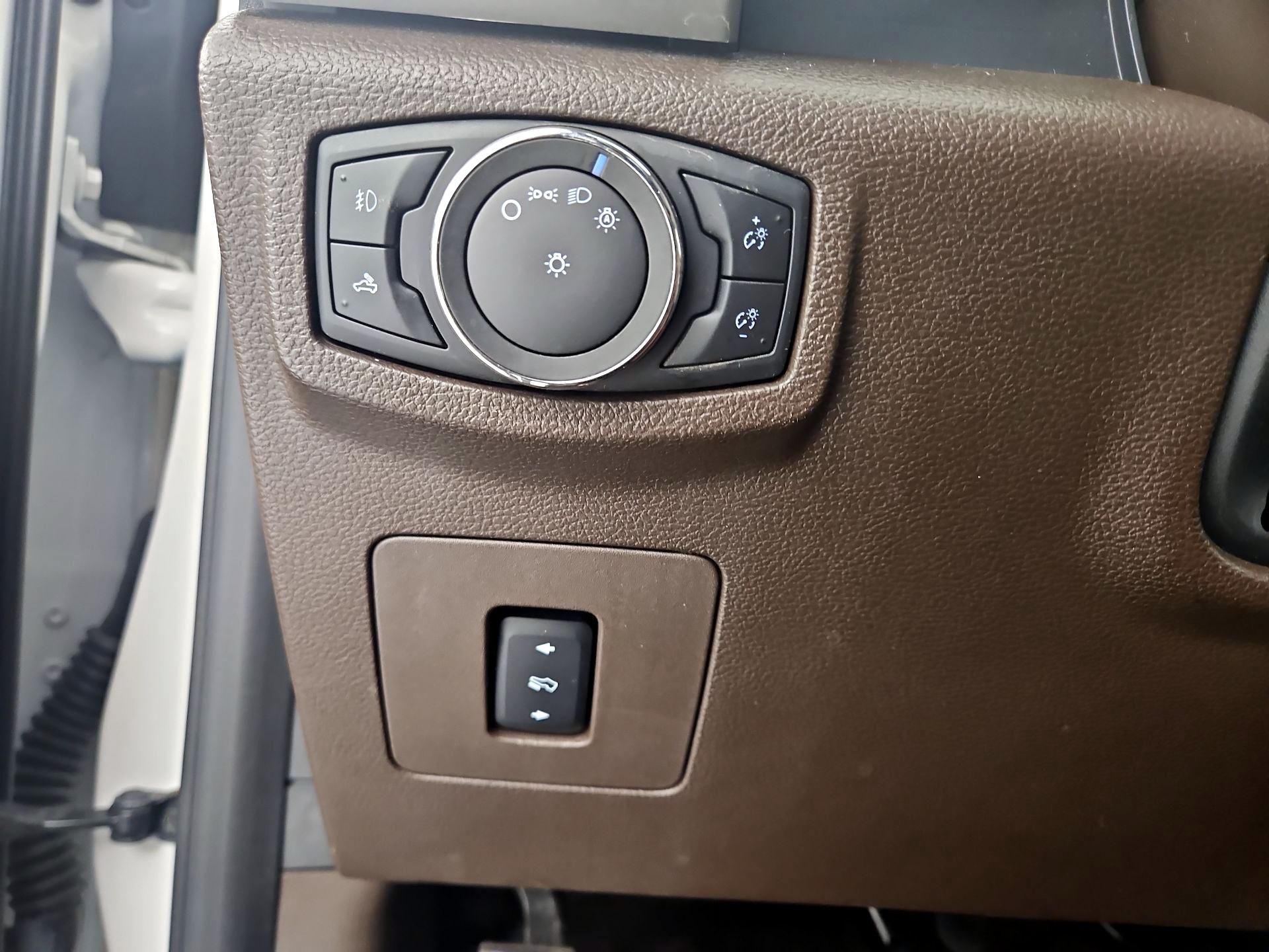 Thumbnail: 2015 Ford F-150 - 13