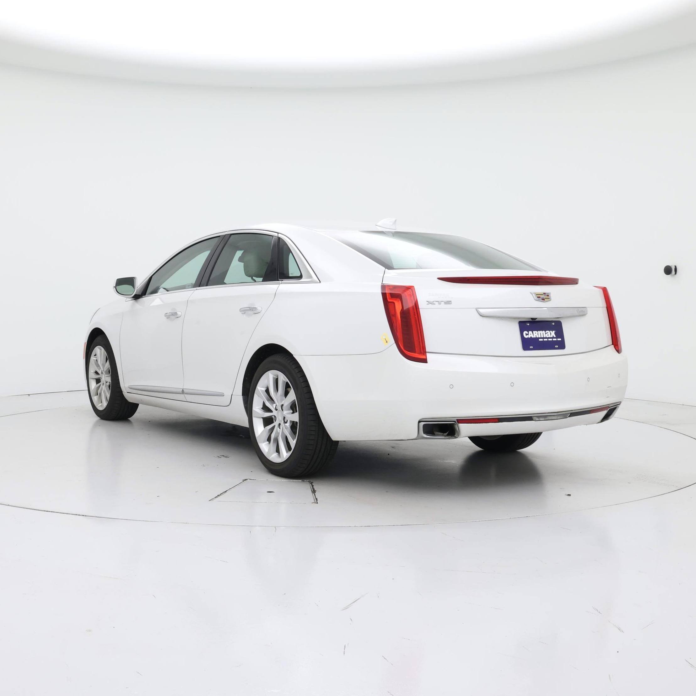 Thumbnail: 2016 Cadillac XTS - 2