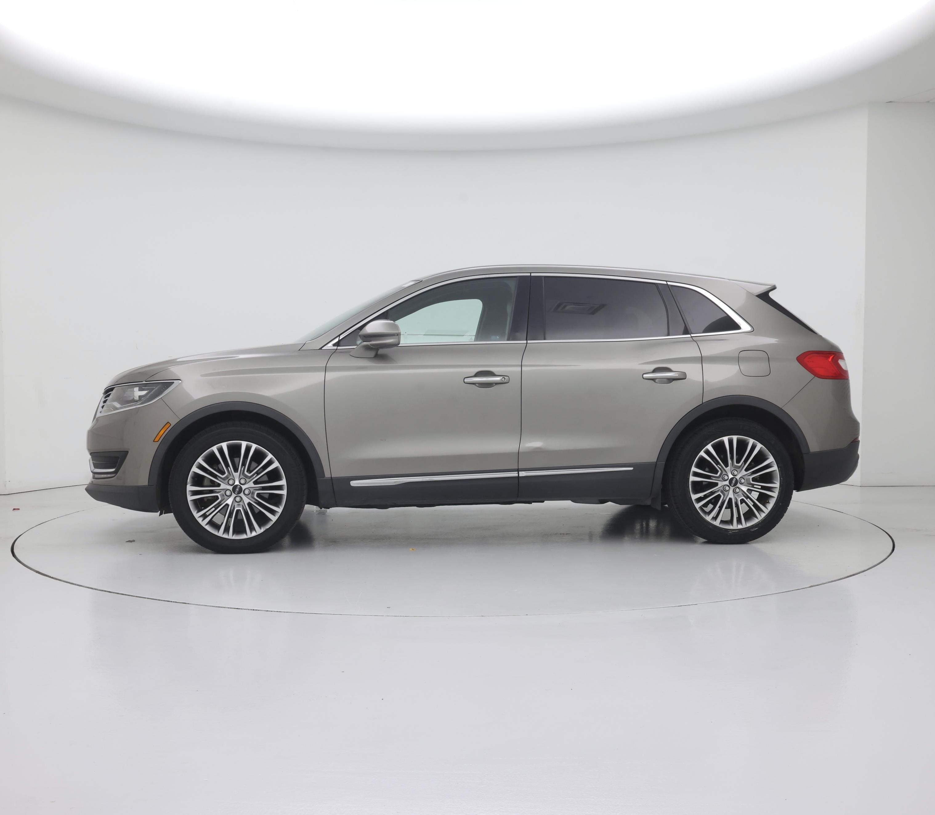 Thumbnail: 2017 Lincoln MKX - 3