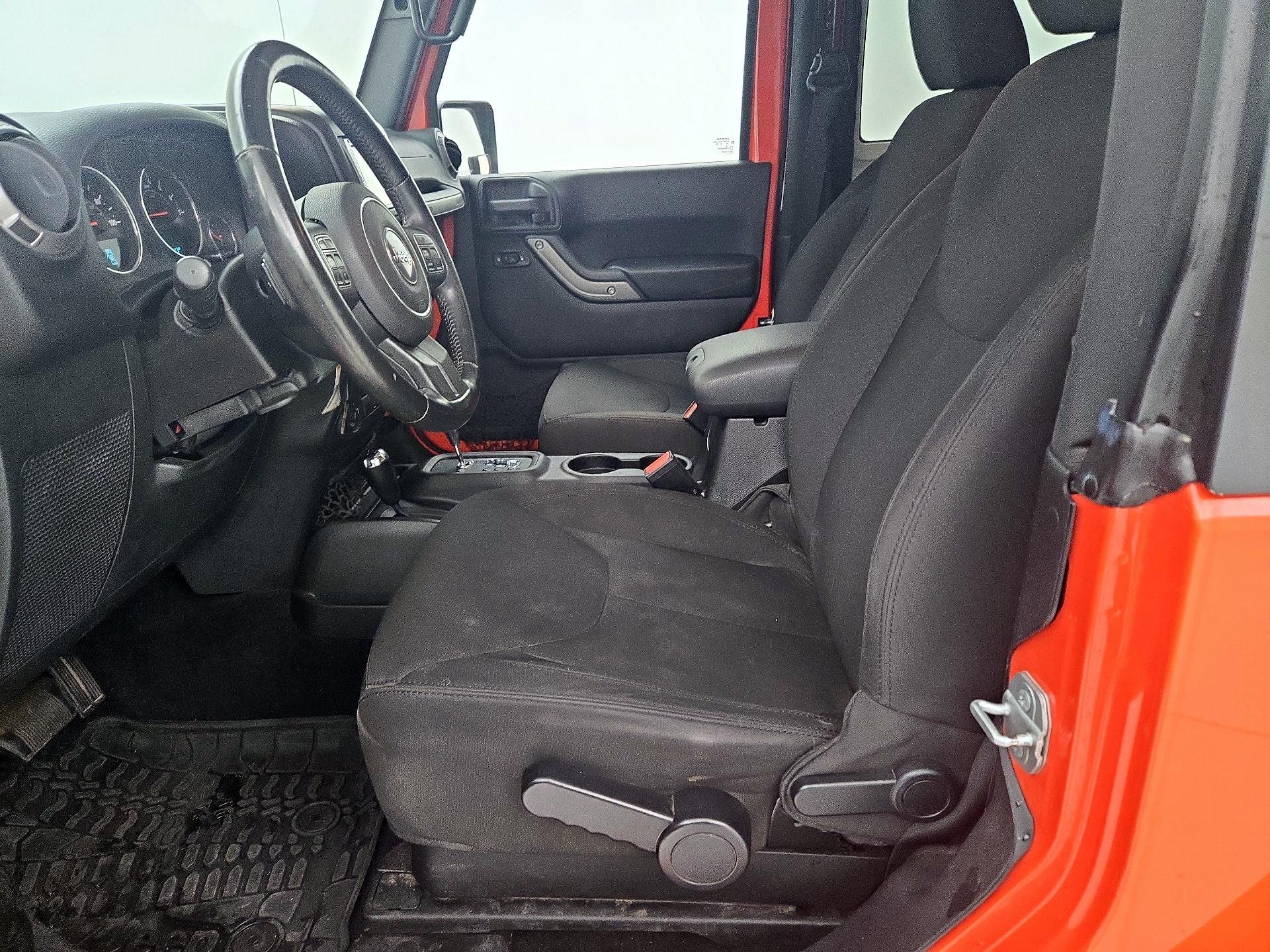 Thumbnail: 2015 Jeep Wrangler - 11