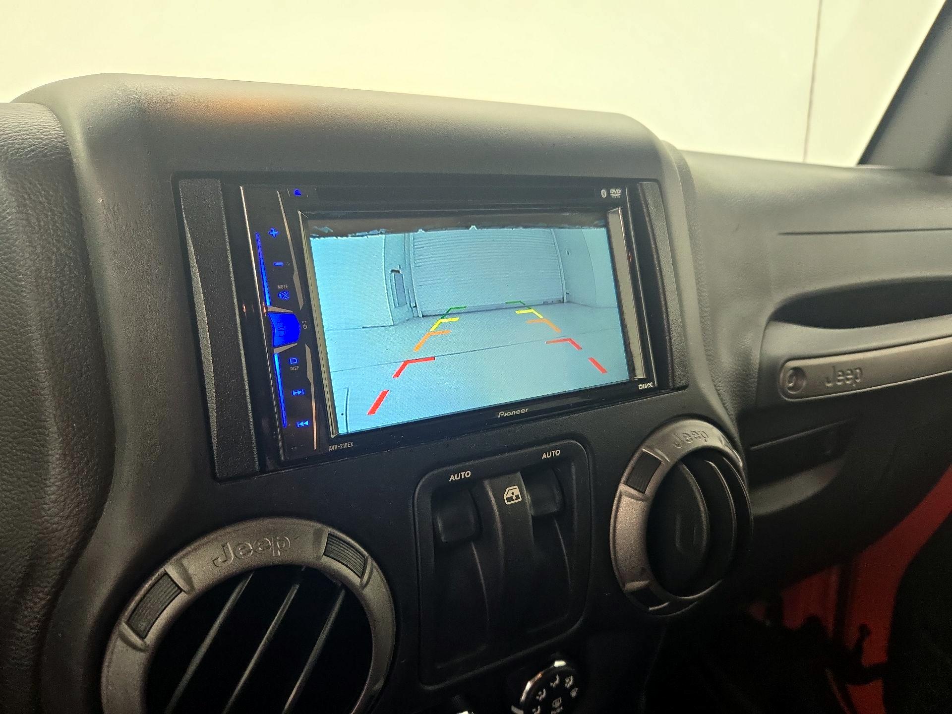Thumbnail: 2015 Jeep Wrangler - 13