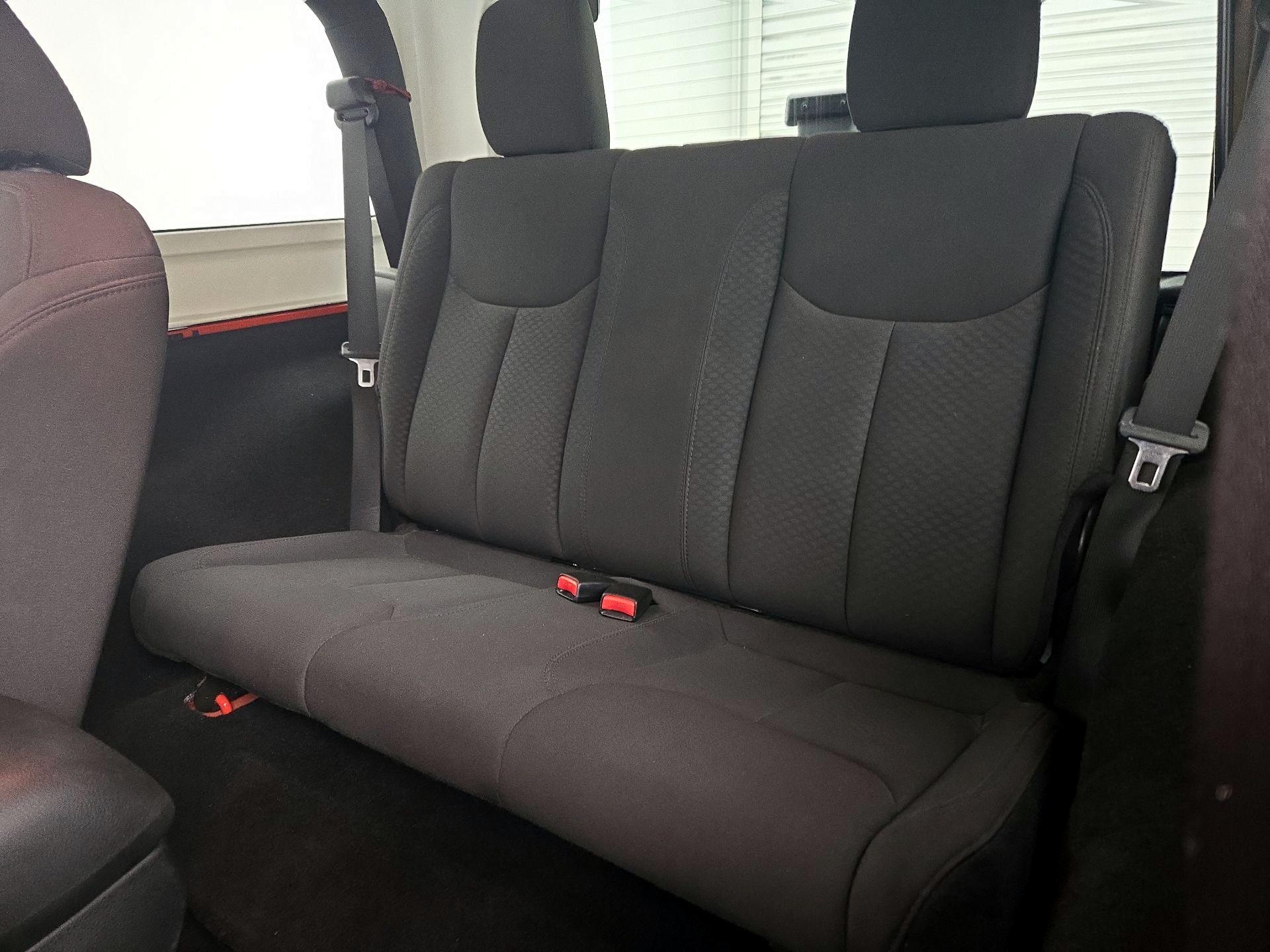 Thumbnail: 2015 Jeep Wrangler - 17