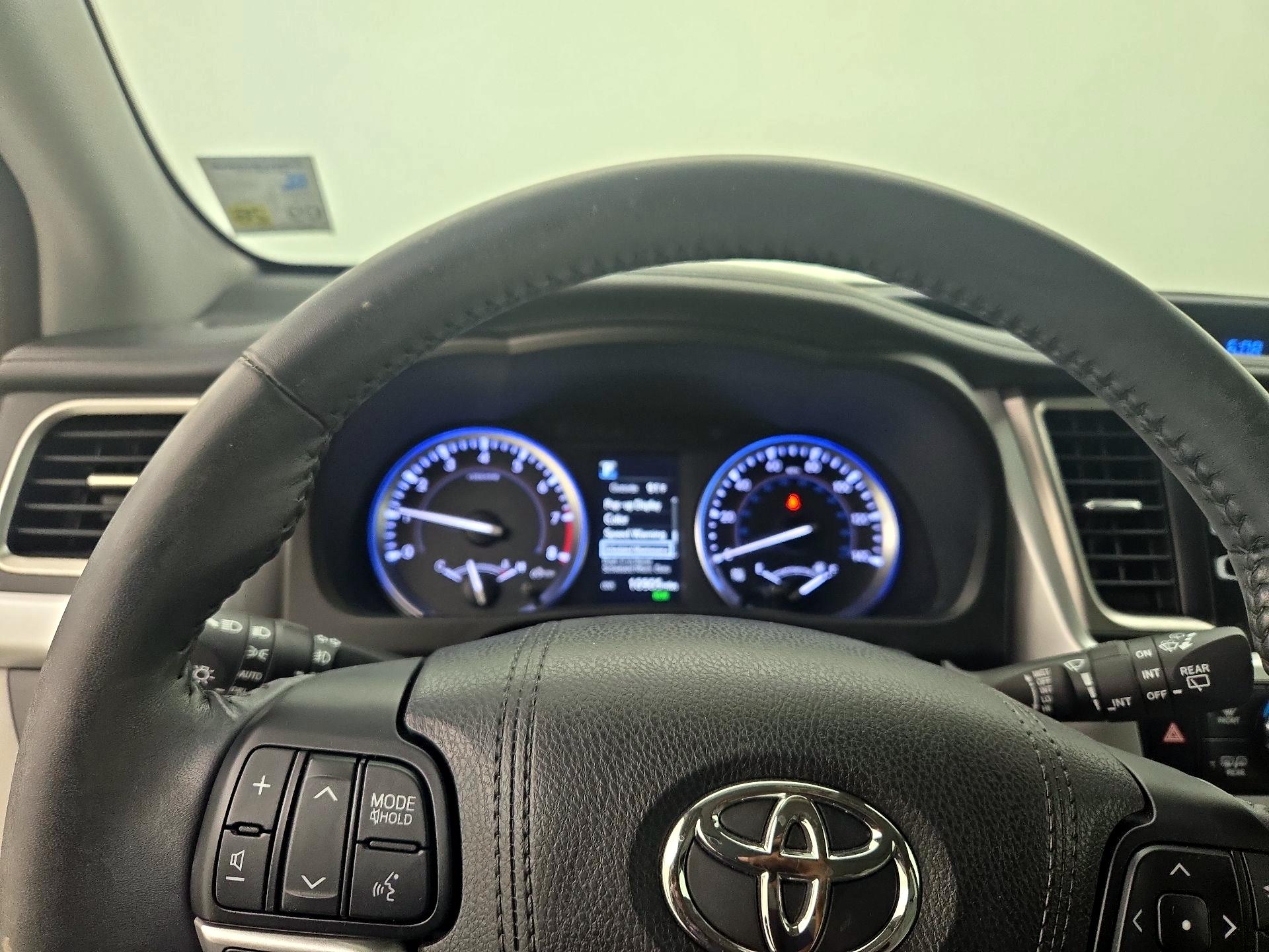 Thumbnail: 2018 Toyota Highlander - 9