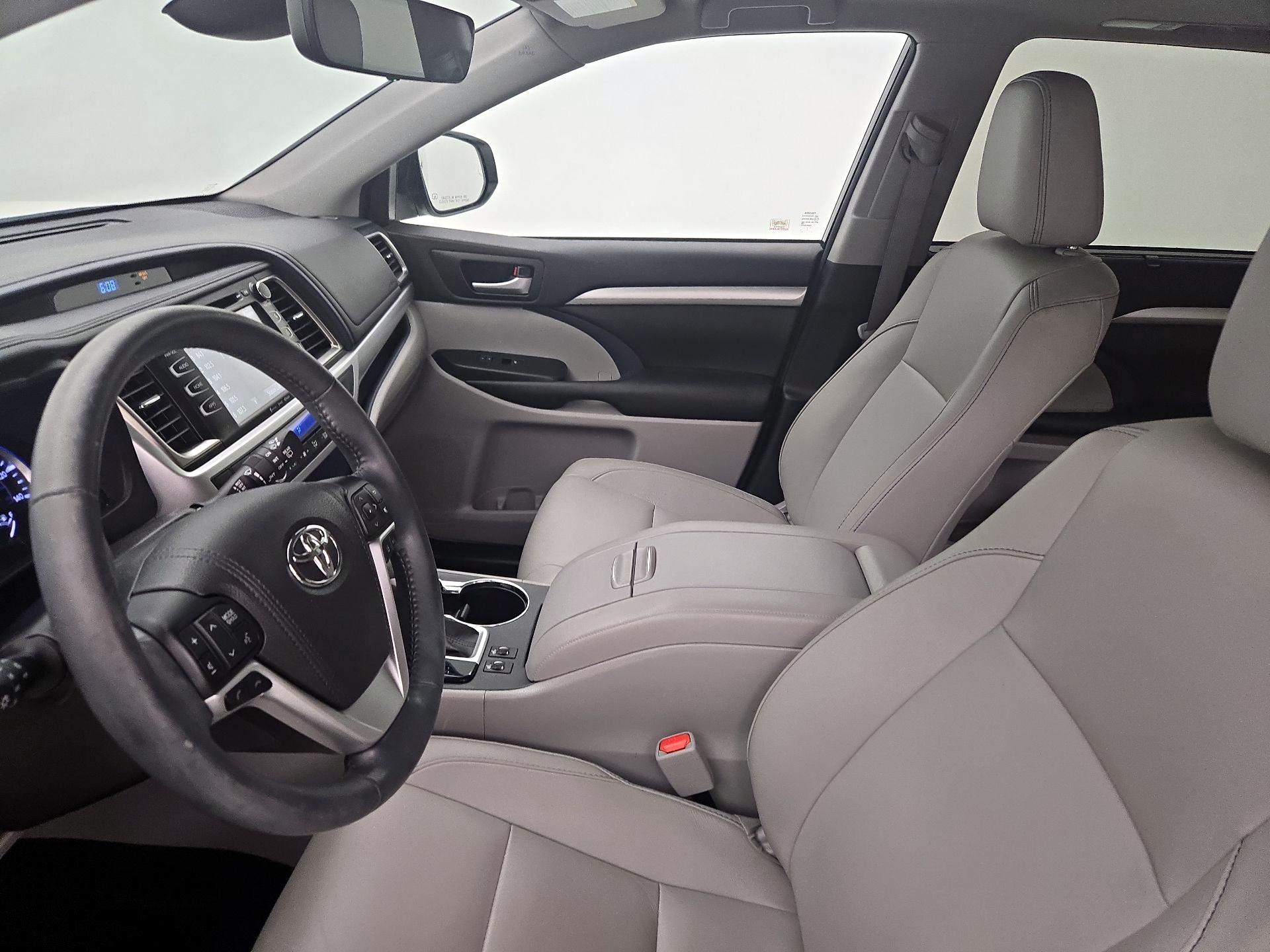Thumbnail: 2018 Toyota Highlander - 11