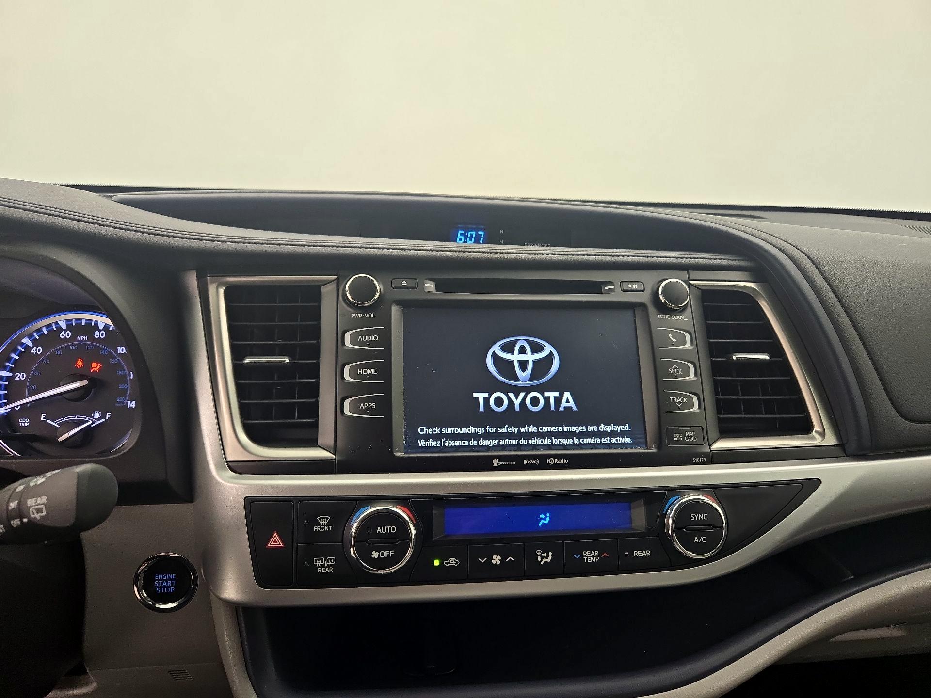 Thumbnail: 2018 Toyota Highlander - 15