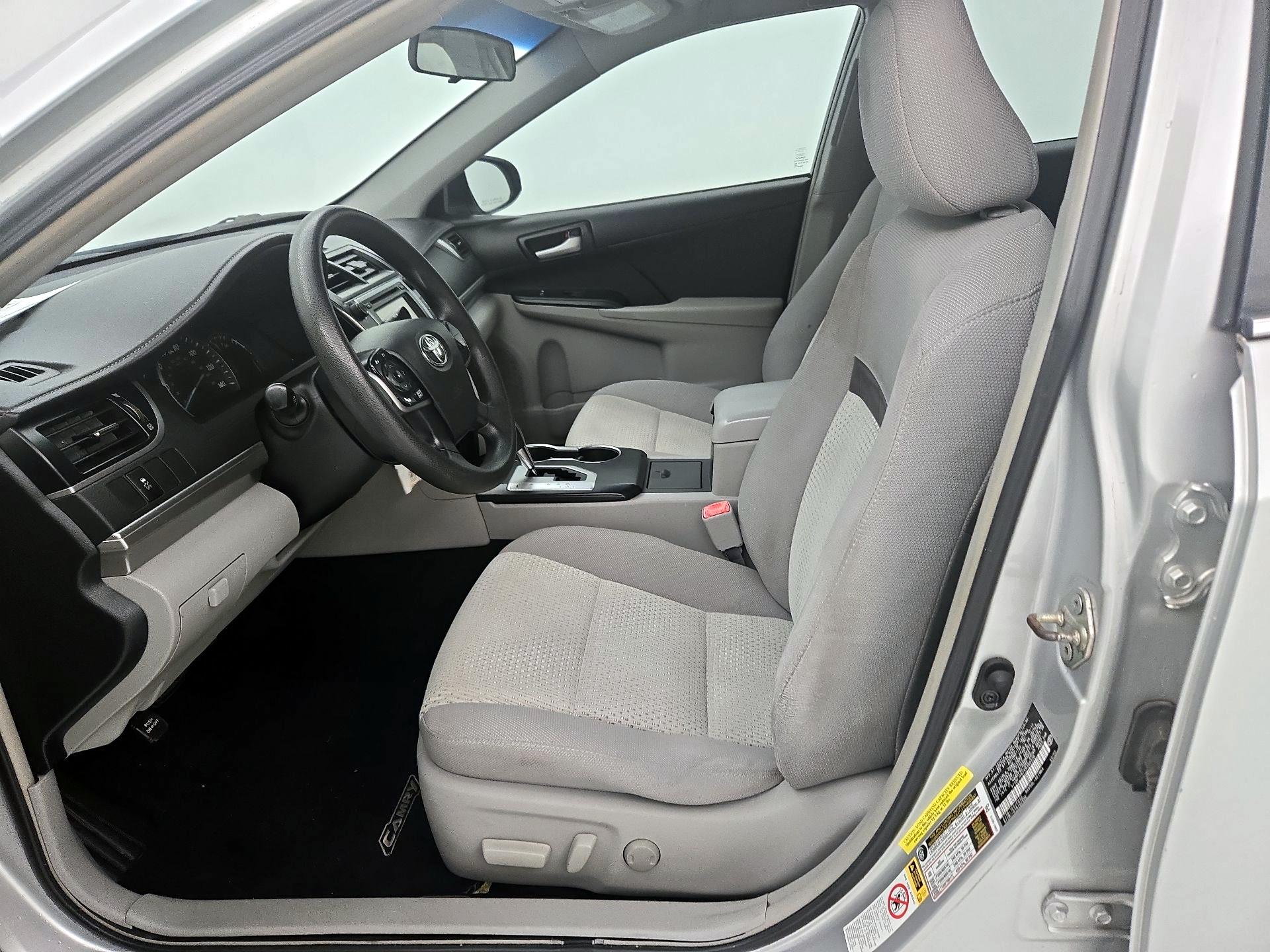 Thumbnail: 2014 Toyota Camry - 11