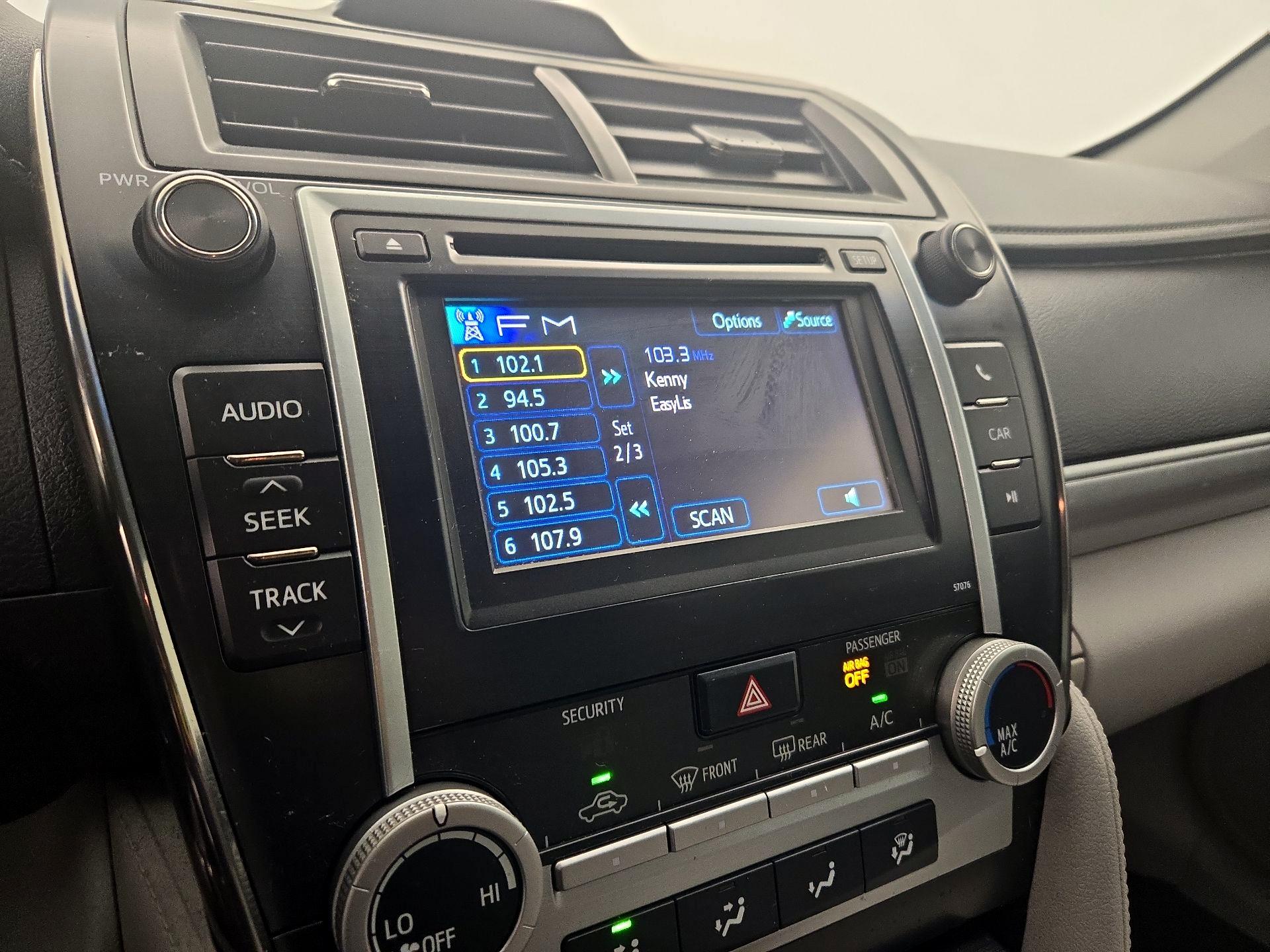 Thumbnail: 2014 Toyota Camry - 14