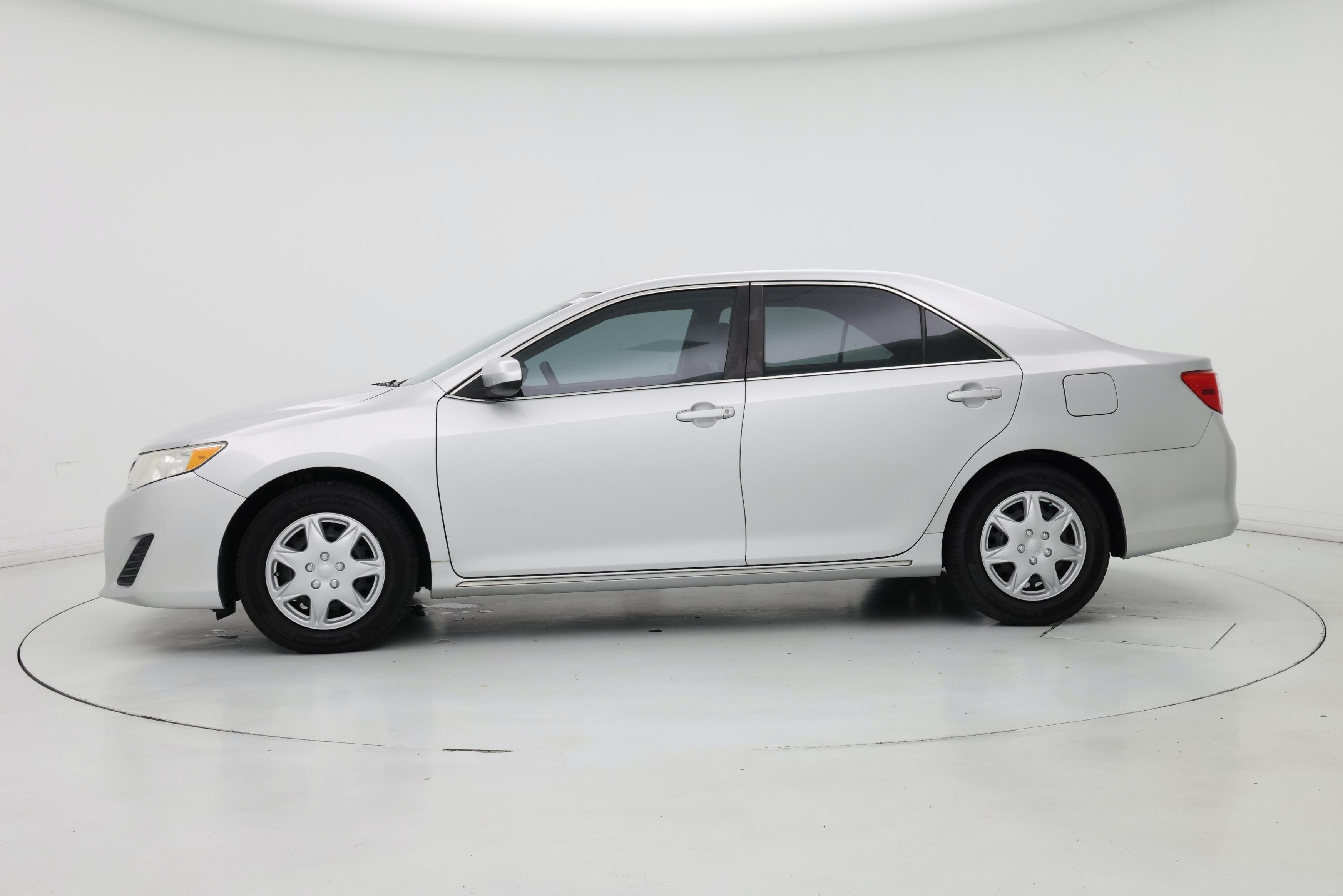 Thumbnail: 2014 Toyota Camry - 3