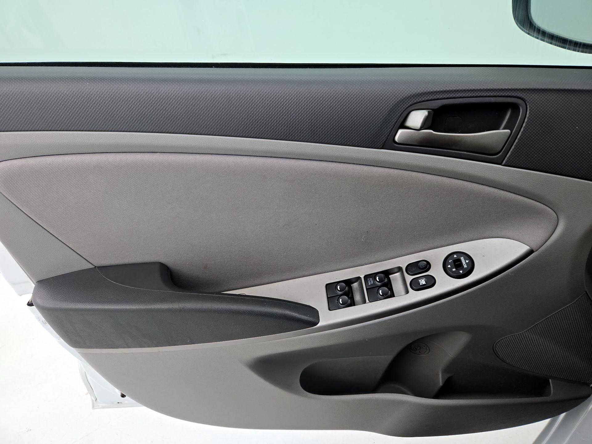 Thumbnail: 2016 Hyundai Accent - 12