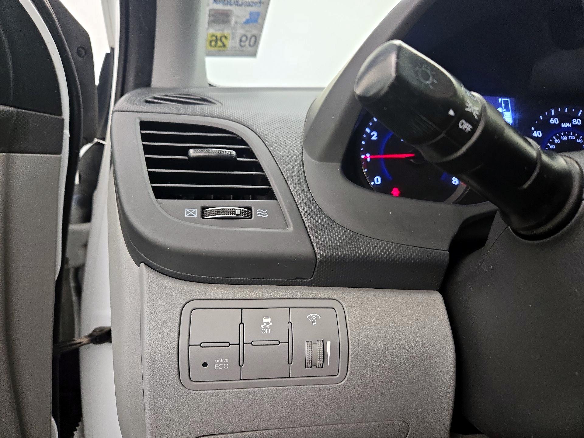 Thumbnail: 2016 Hyundai Accent - 13