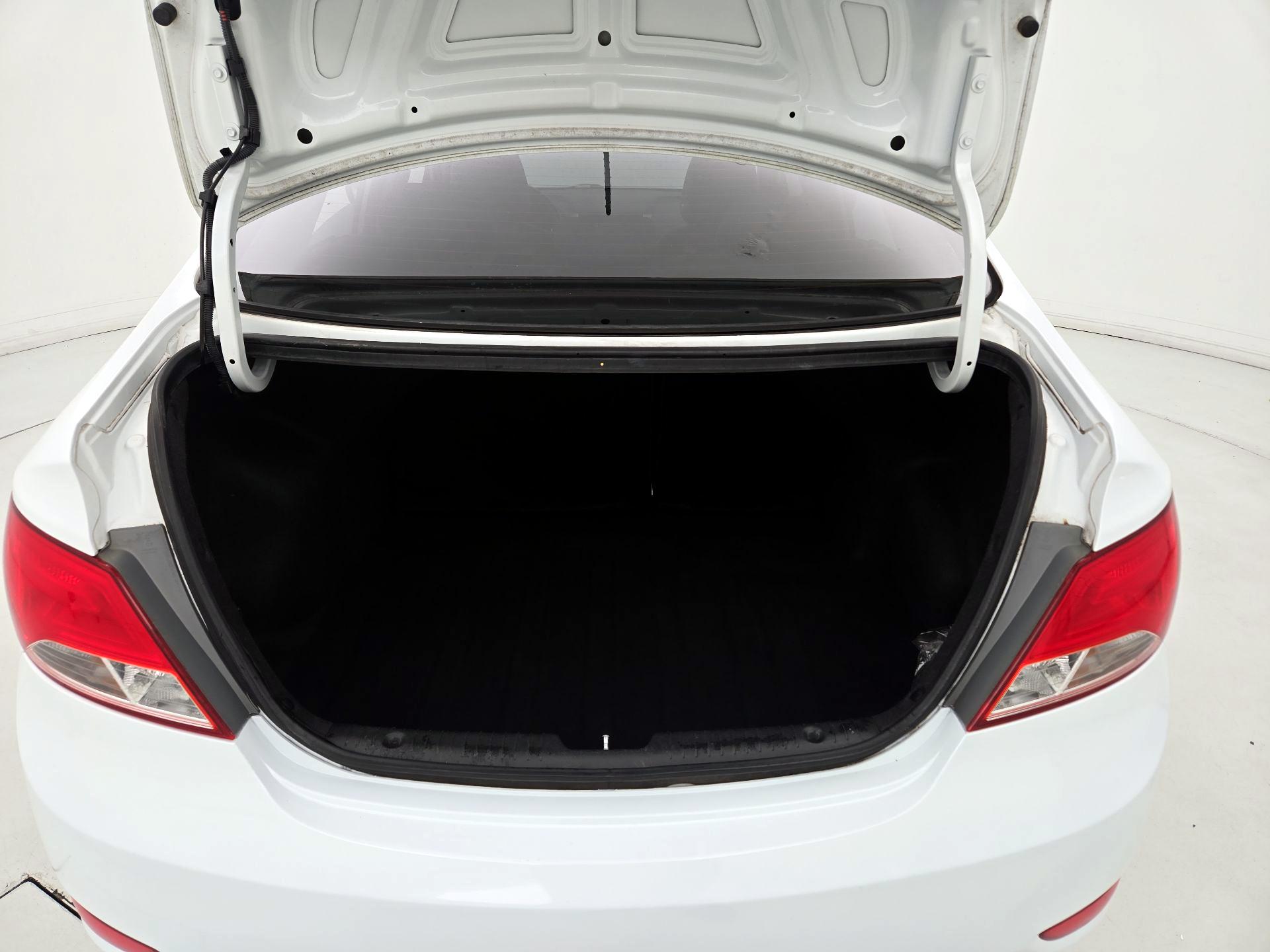 Thumbnail: 2016 Hyundai Accent - 19