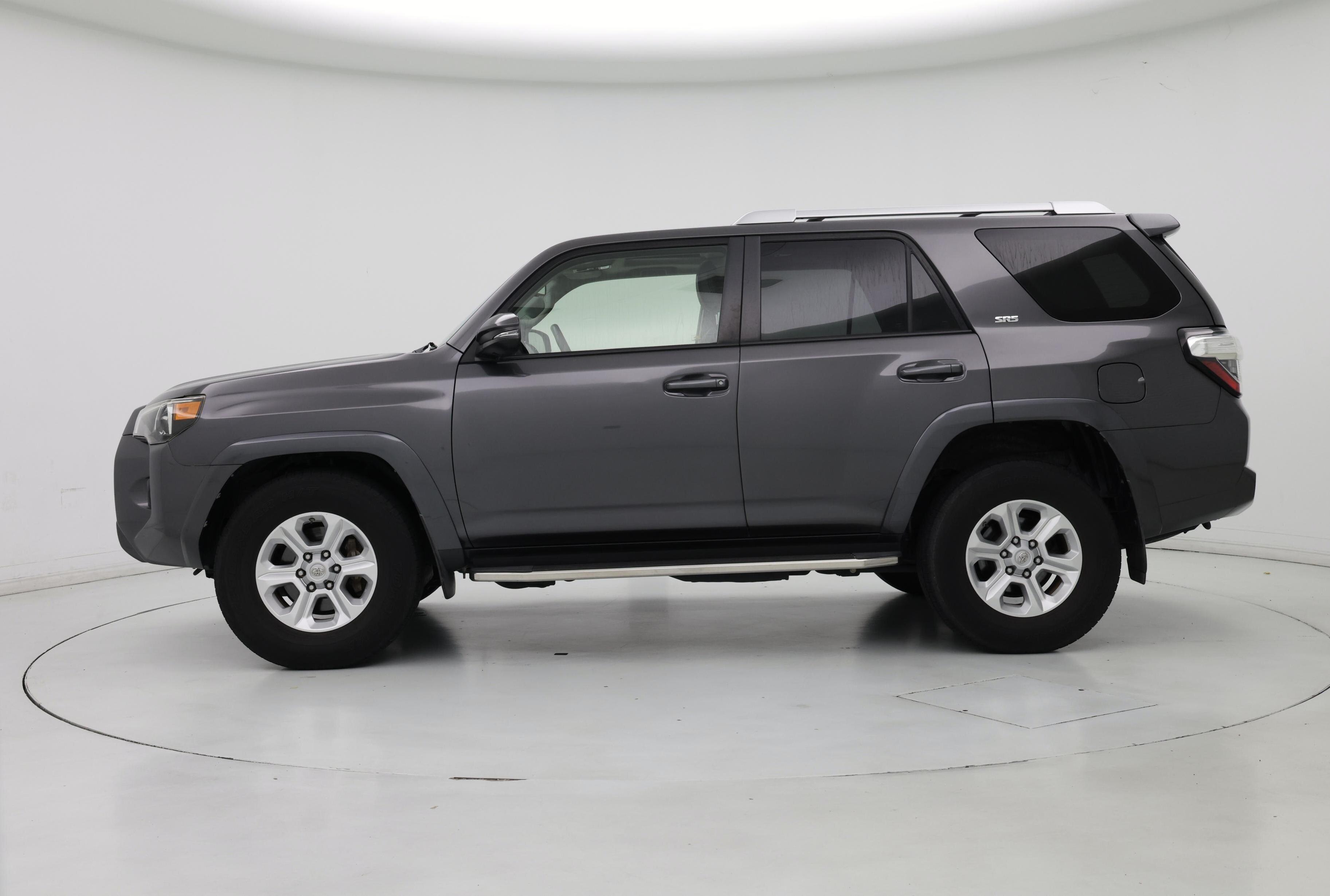 Thumbnail: 2016 Toyota 4Runner - 3