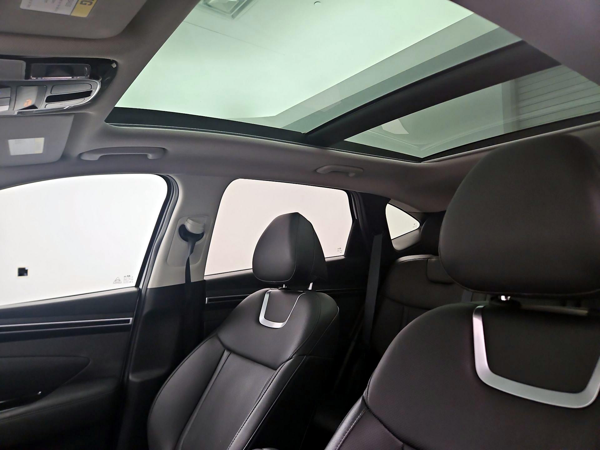 Thumbnail: 2023 Hyundai Tucson - 18
