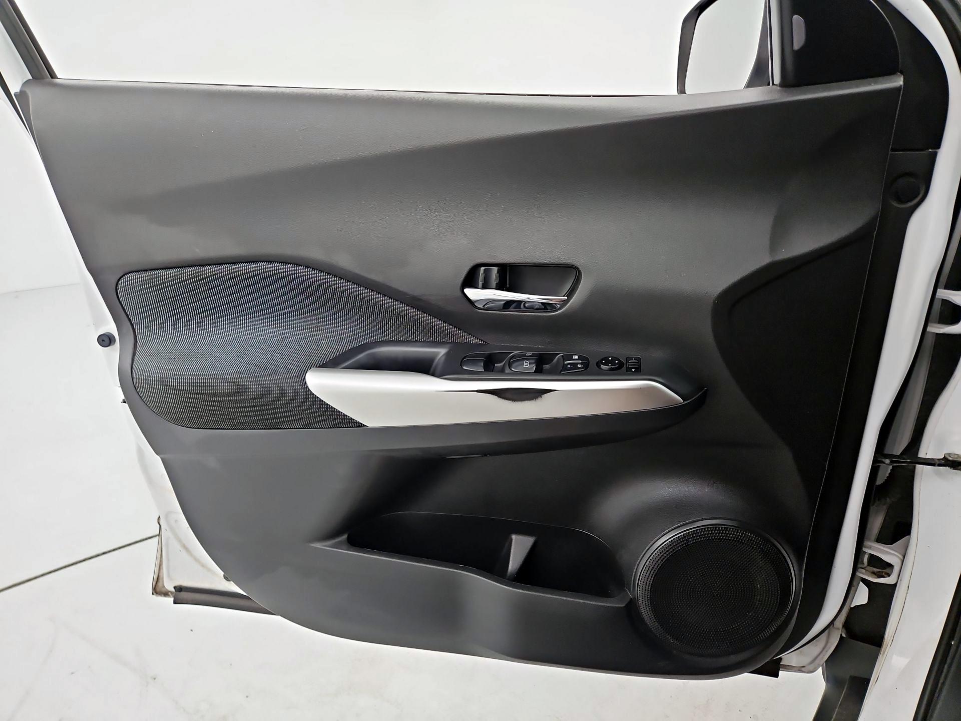 Thumbnail: 2019 Nissan Kicks - 12