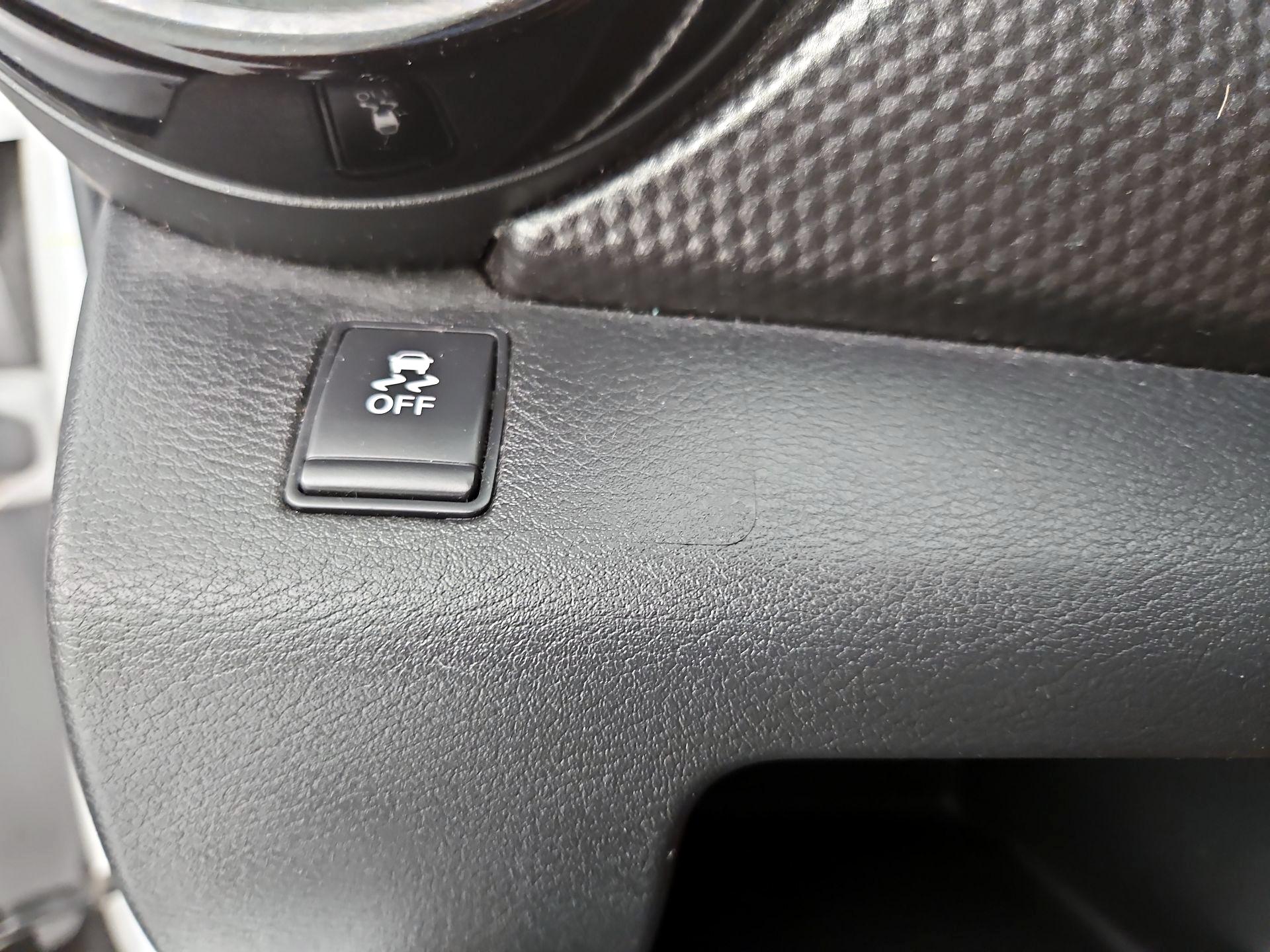 Thumbnail: 2019 Nissan Kicks - 13