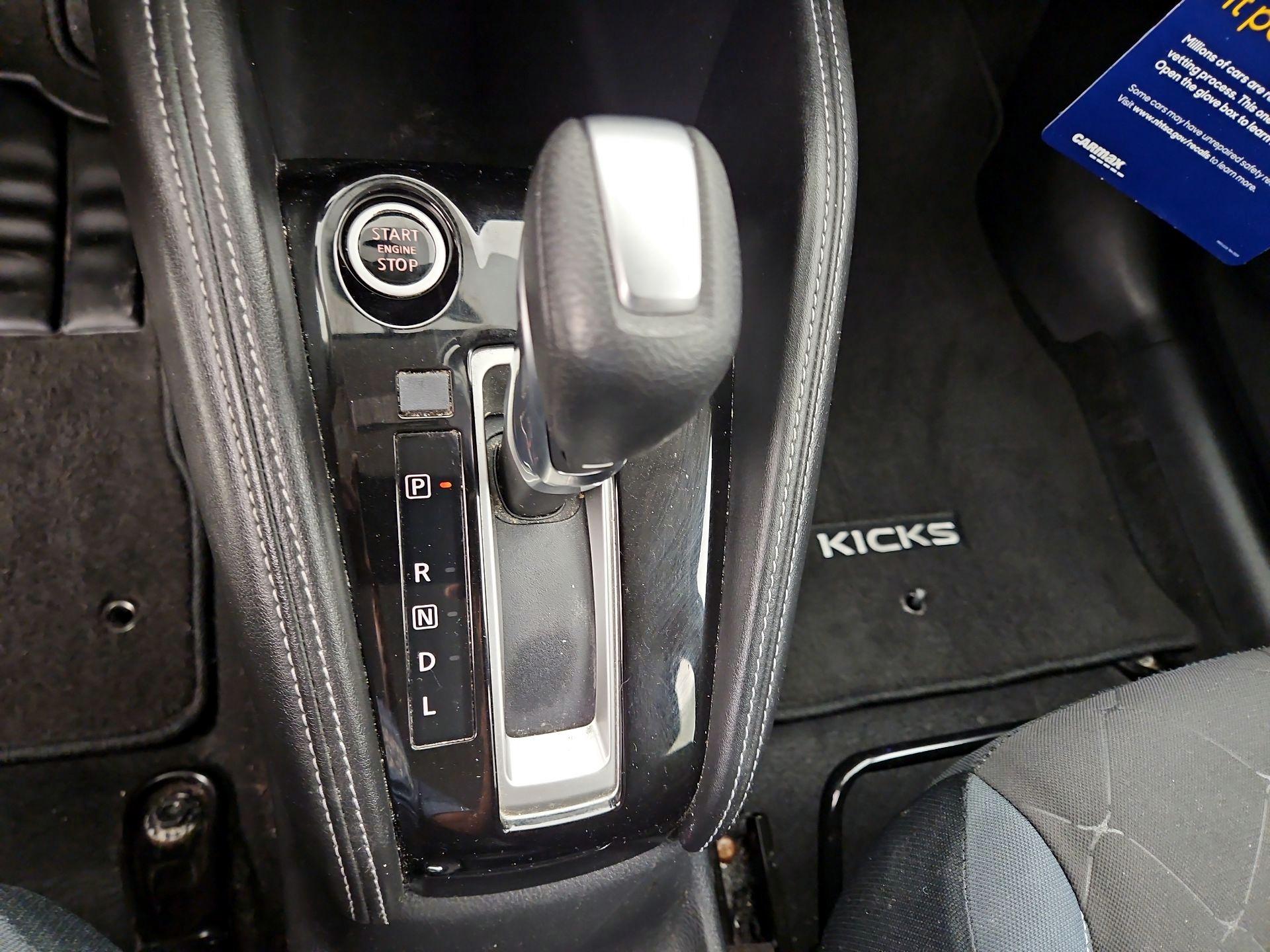 Thumbnail: 2019 Nissan Kicks - 17