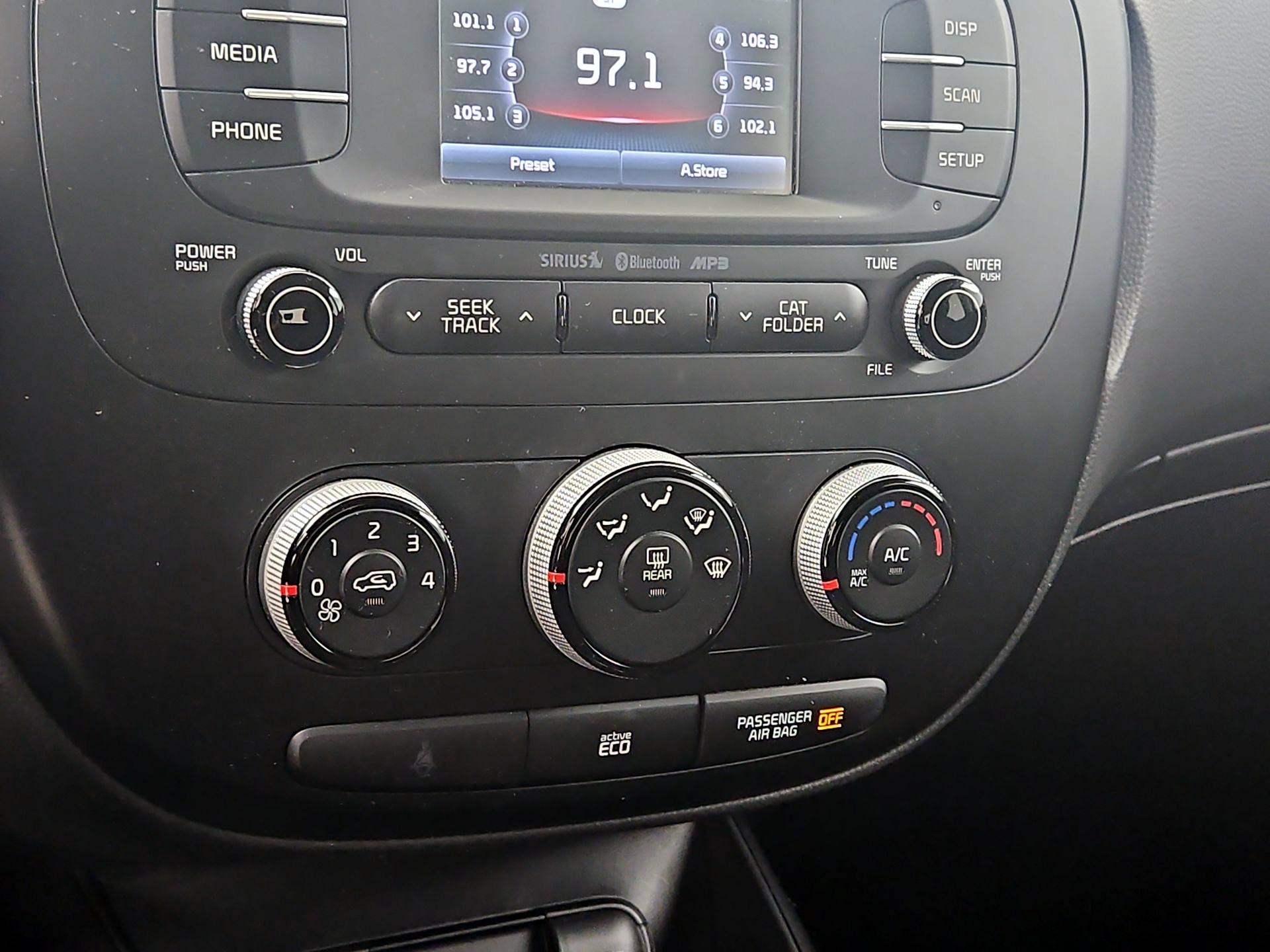 Thumbnail: 2016 Kia Soul - 16