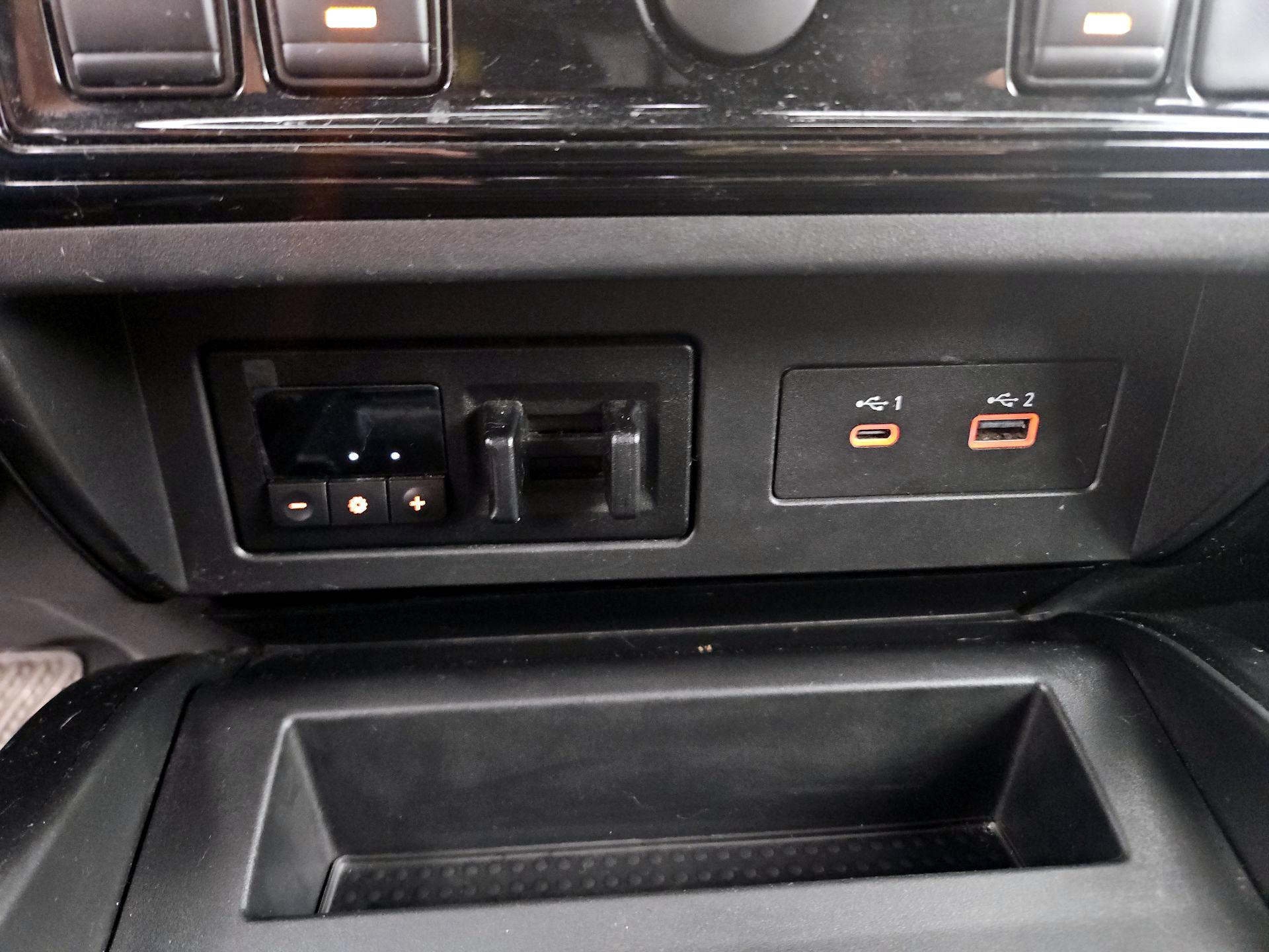 Thumbnail: 2022 Nissan Titan - 18