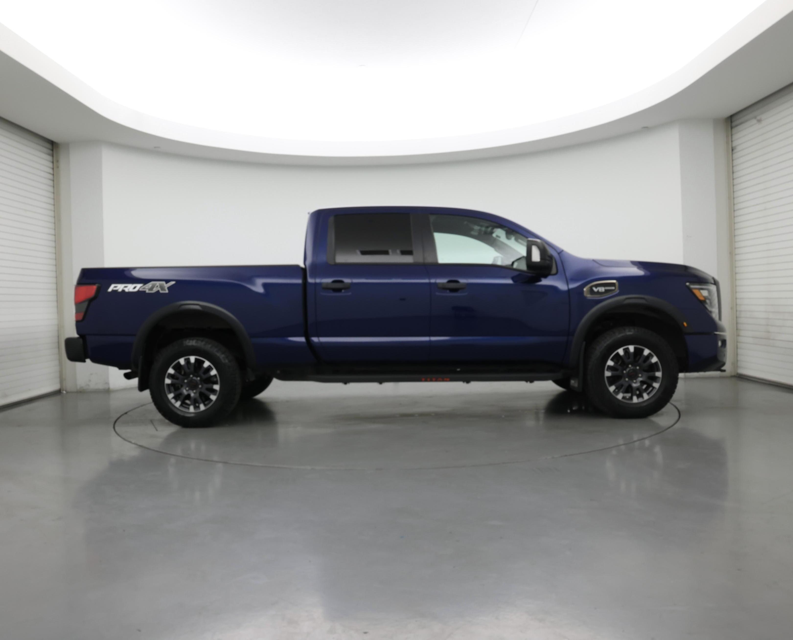 Thumbnail: 2022 Nissan Titan - 7