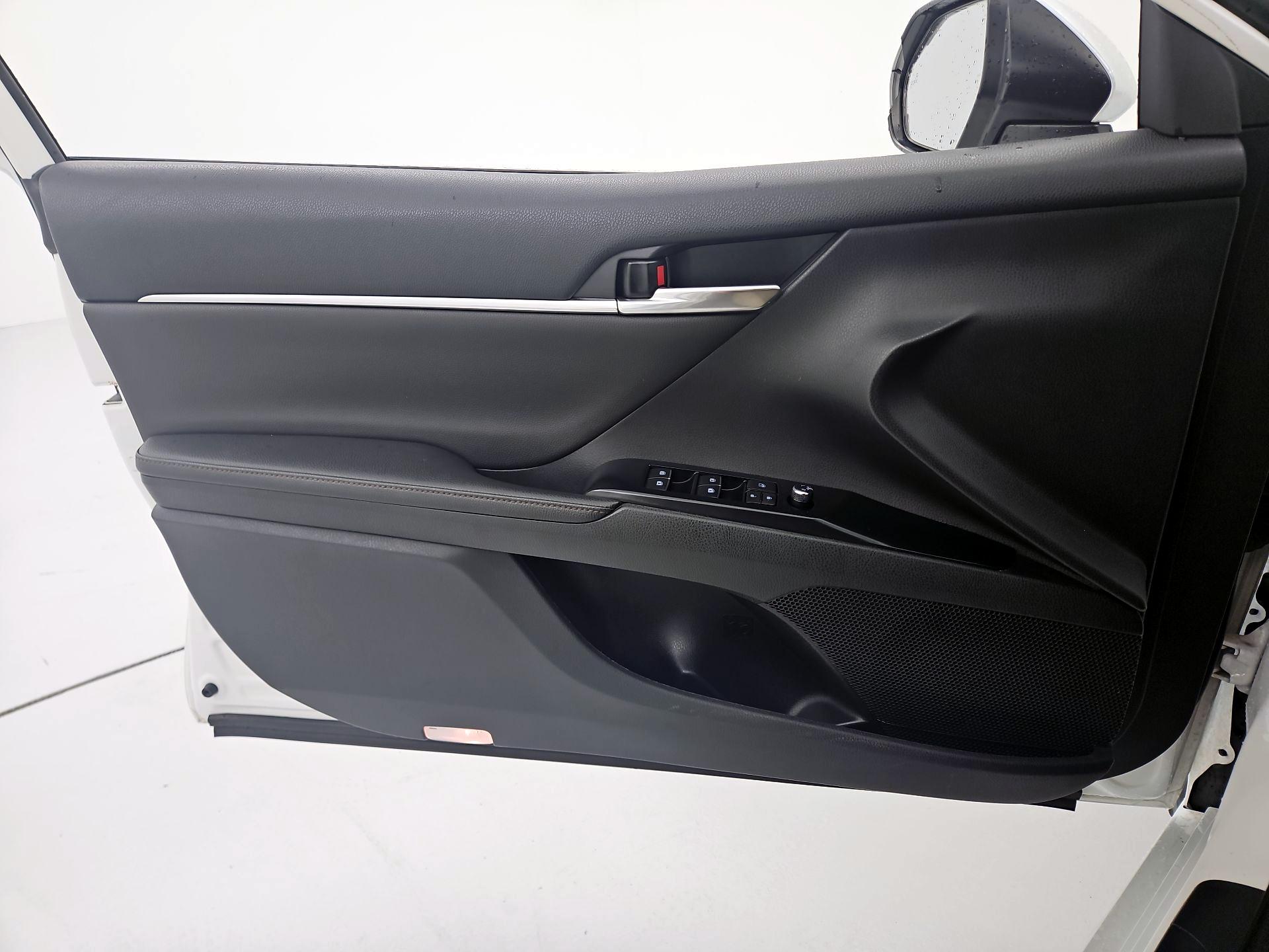 Thumbnail: 2020 Toyota Camry - 12