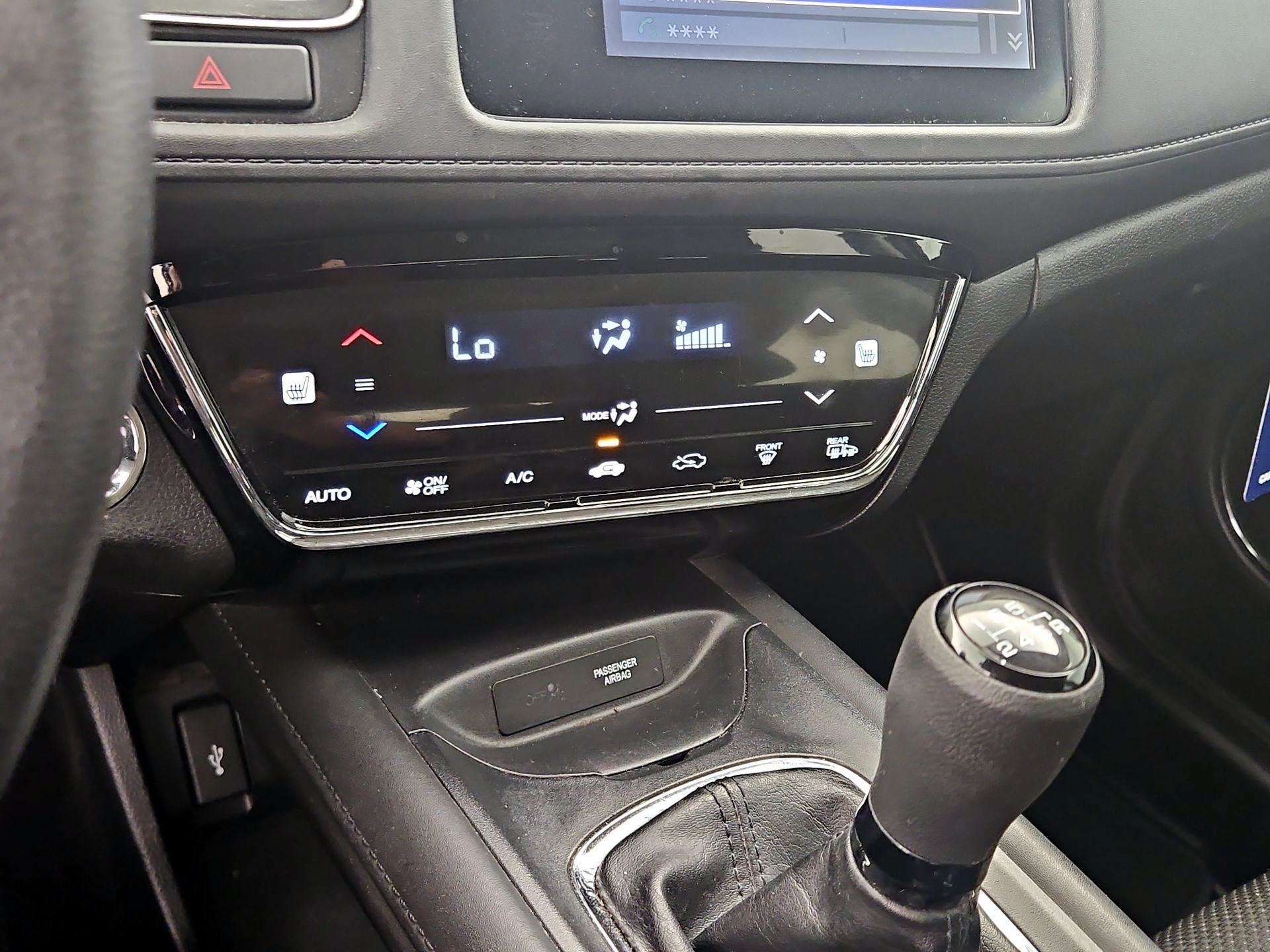Thumbnail: 2016 Honda HR-V - 16