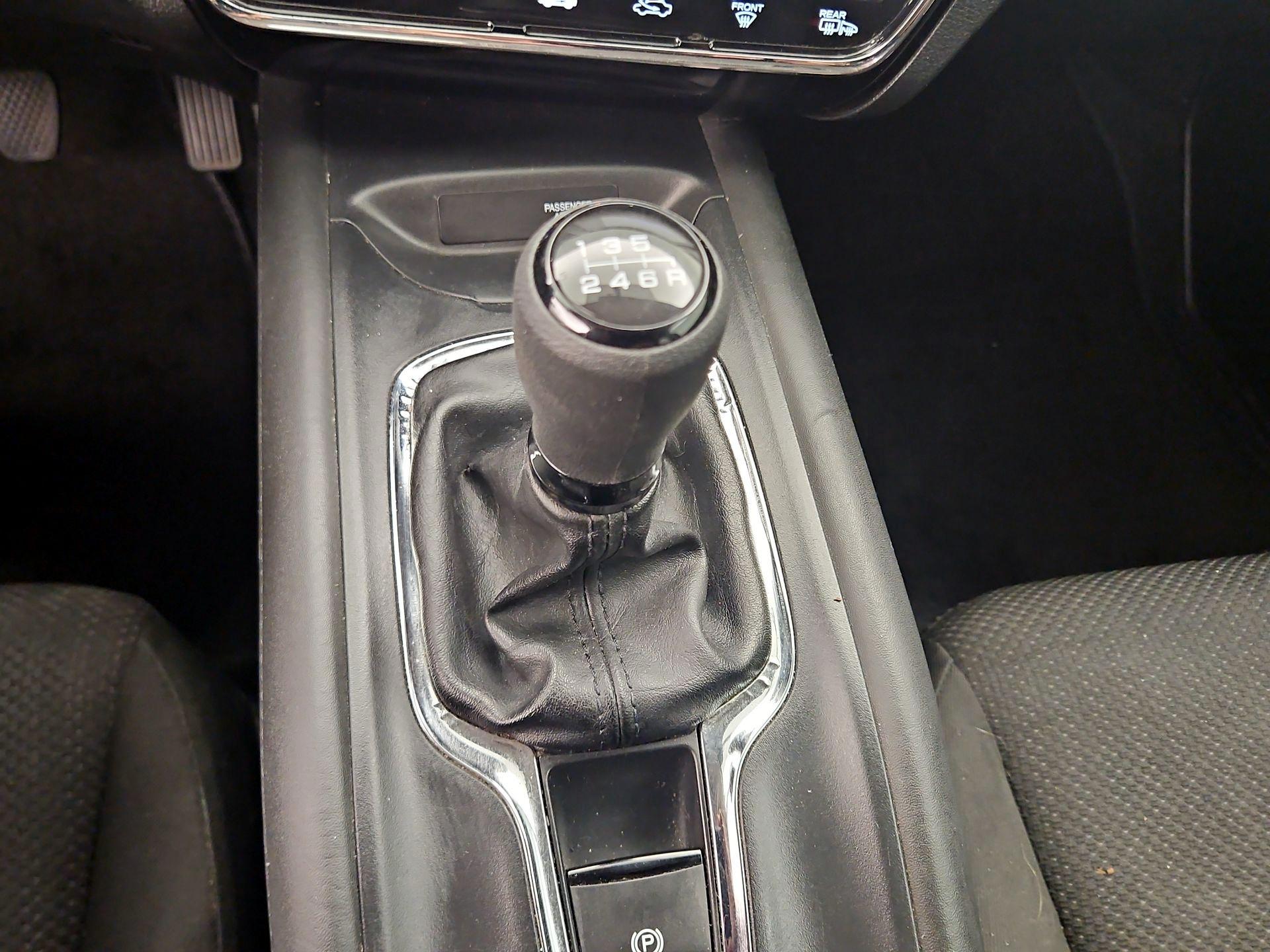 Thumbnail: 2016 Honda HR-V - 17