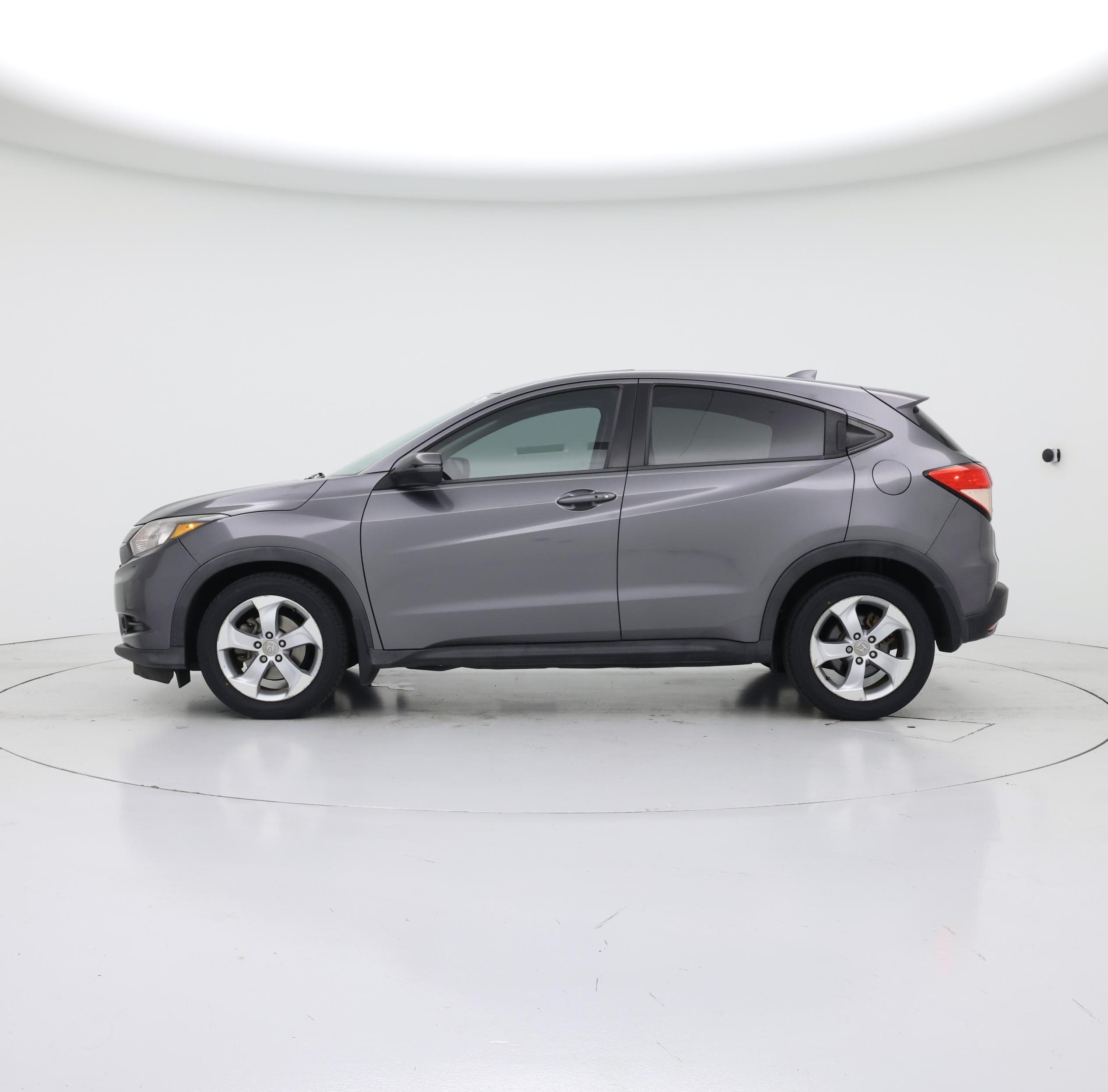 Thumbnail: 2016 Honda HR-V - 3