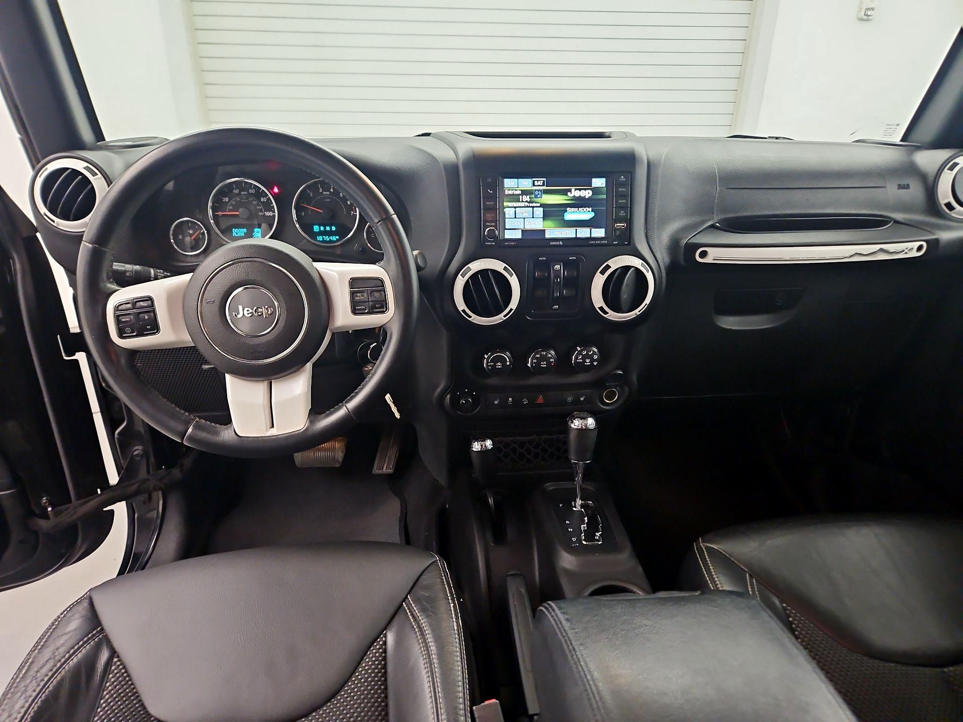 Thumbnail: 2015 Jeep Wrangler - 9