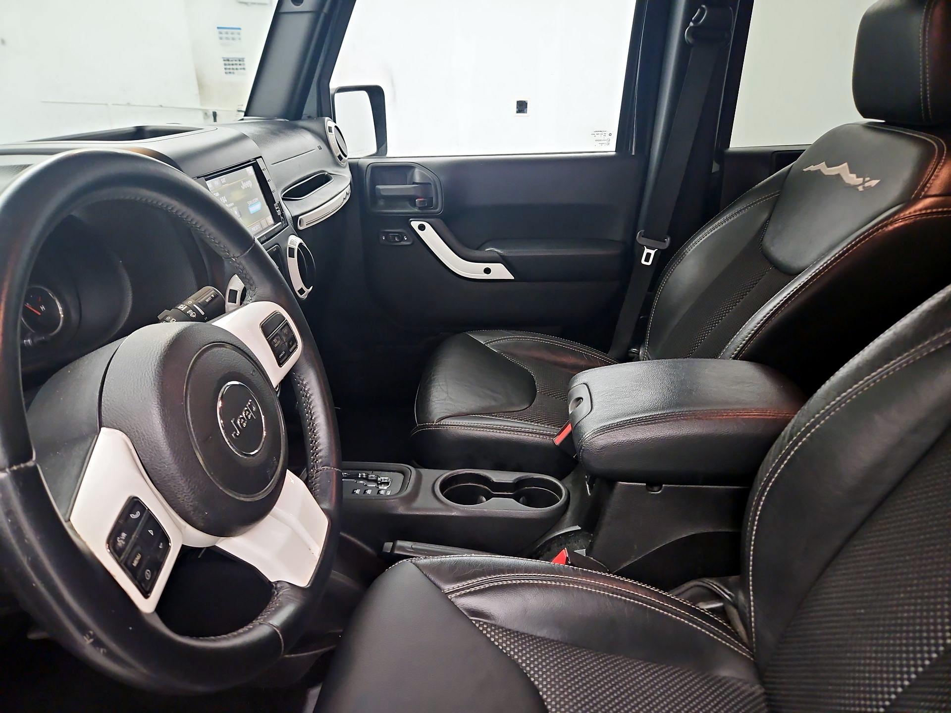 Thumbnail: 2015 Jeep Wrangler - 11