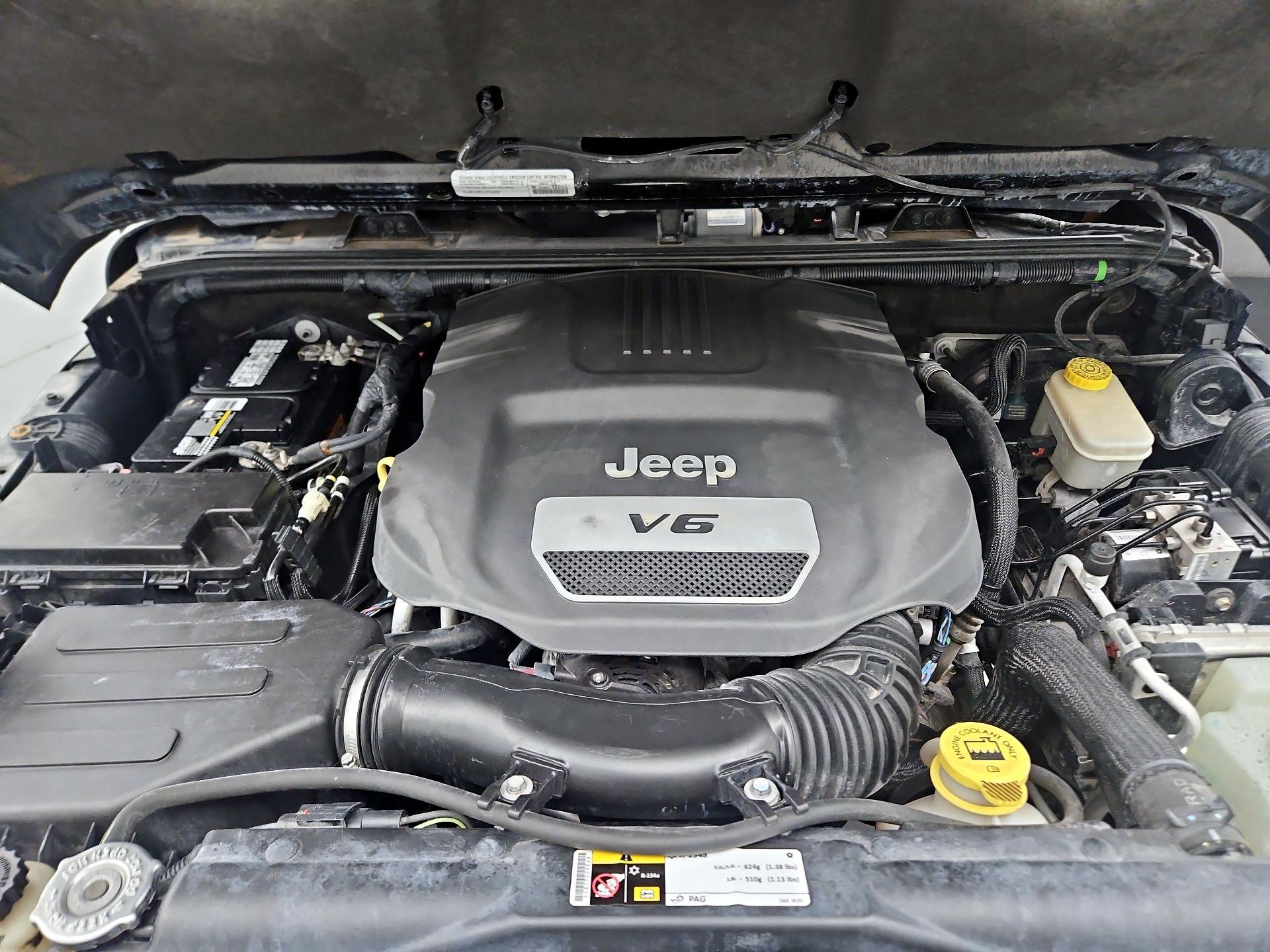 Thumbnail: 2015 Jeep Wrangler - 18