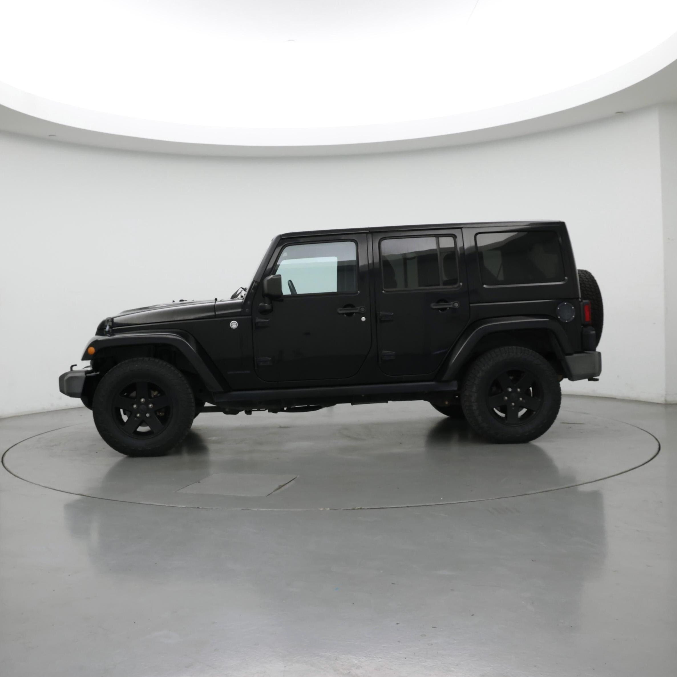 Thumbnail: 2015 Jeep Wrangler - 3