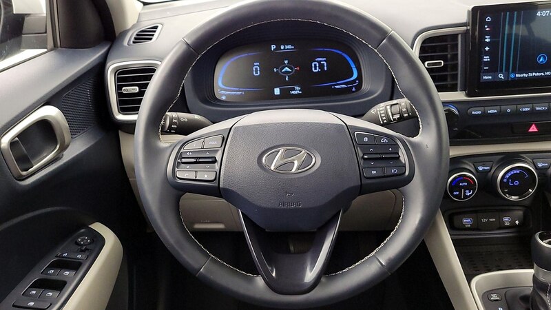 2023 Hyundai Venue Limited 10