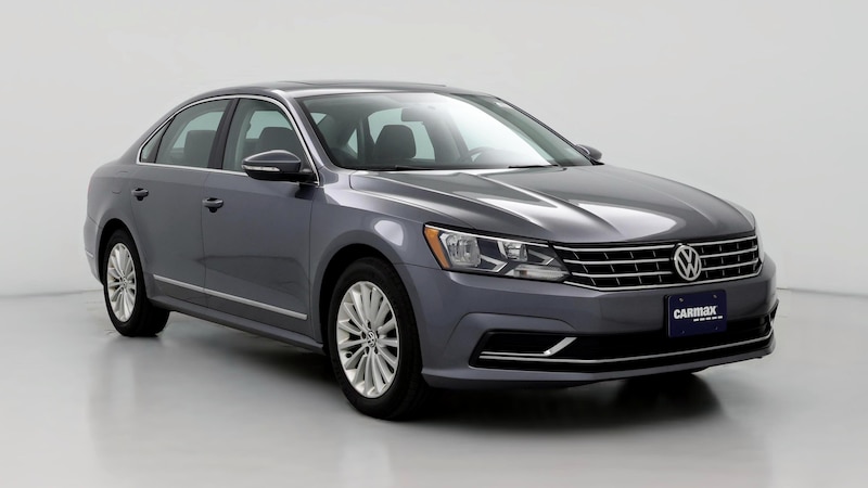 2016 Volkswagen Passat SE Hero Image