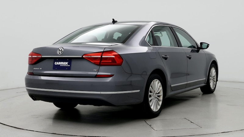 2016 Volkswagen Passat SE 8