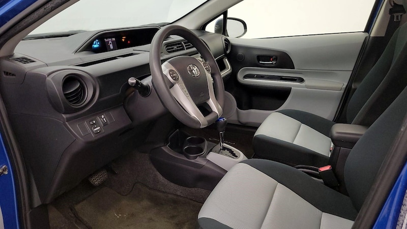 2014 Toyota Prius c Two 11