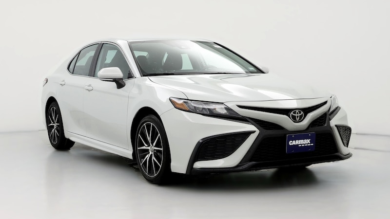 2022 Toyota Camry SE Hero Image