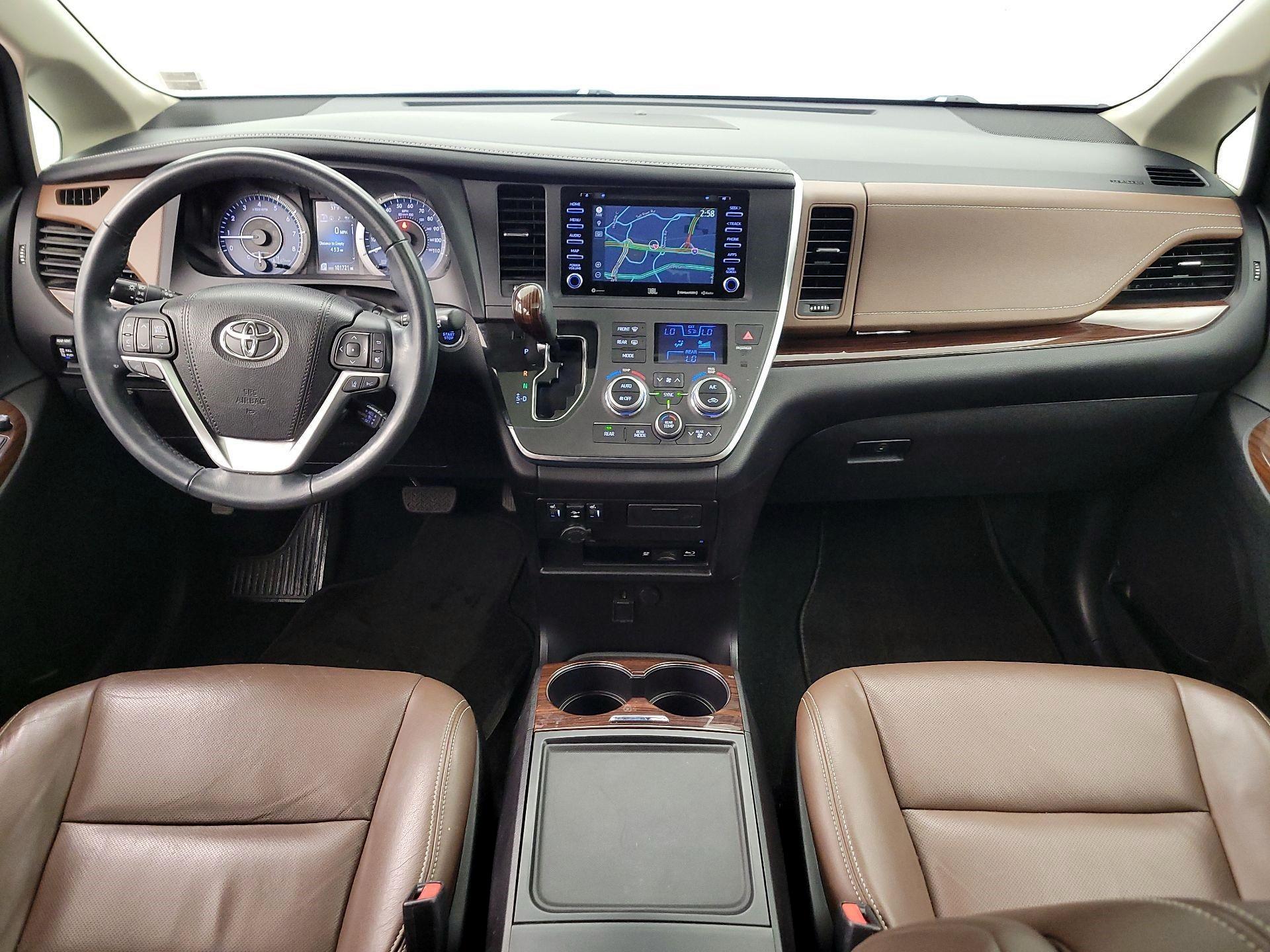 Thumbnail: 2018 Toyota Sienna - 9