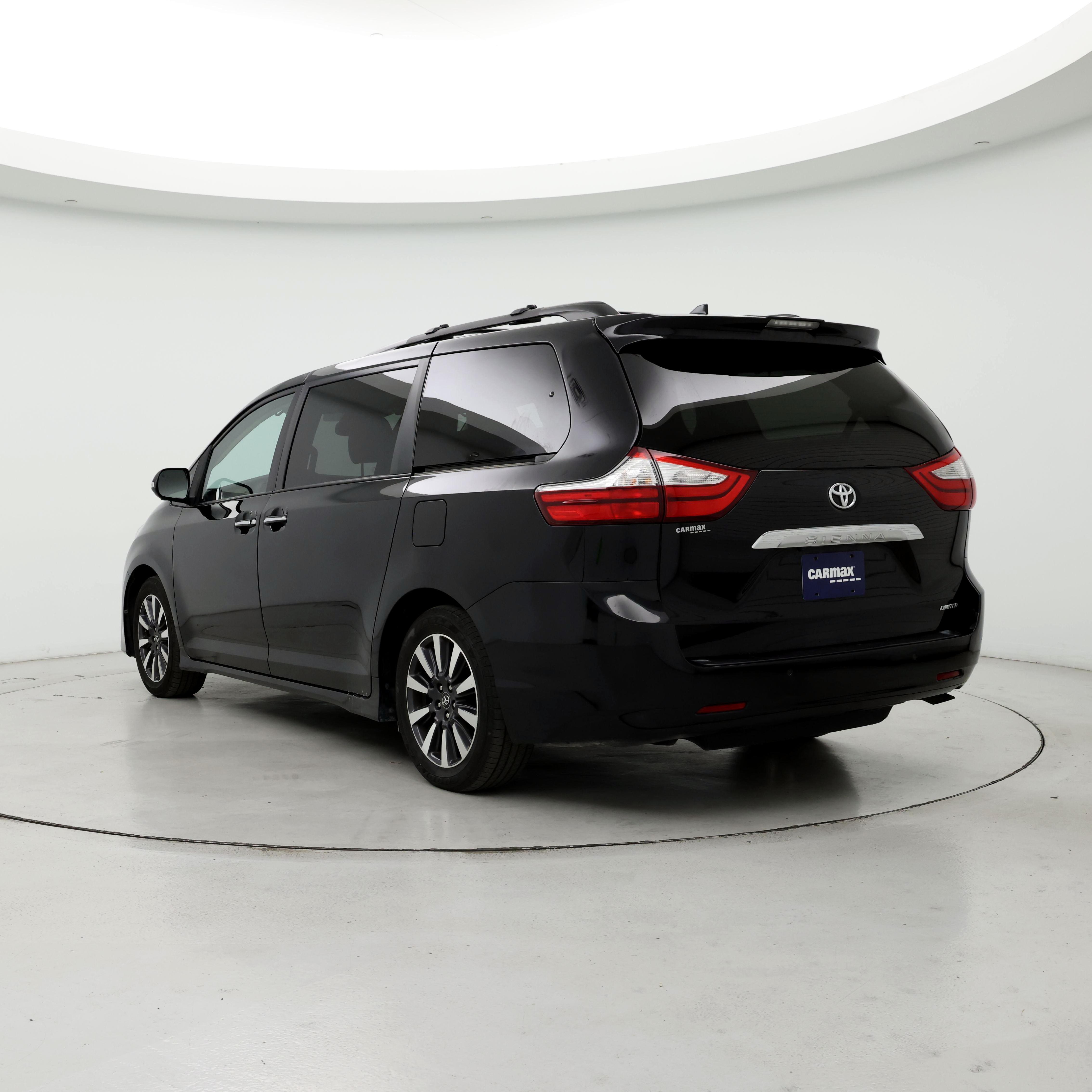 Thumbnail: 2018 Toyota Sienna - 2