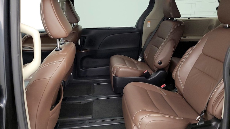 2018 Toyota Sienna Limited 21