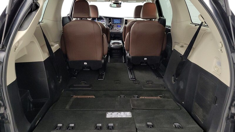 2018 Toyota Sienna Limited 24